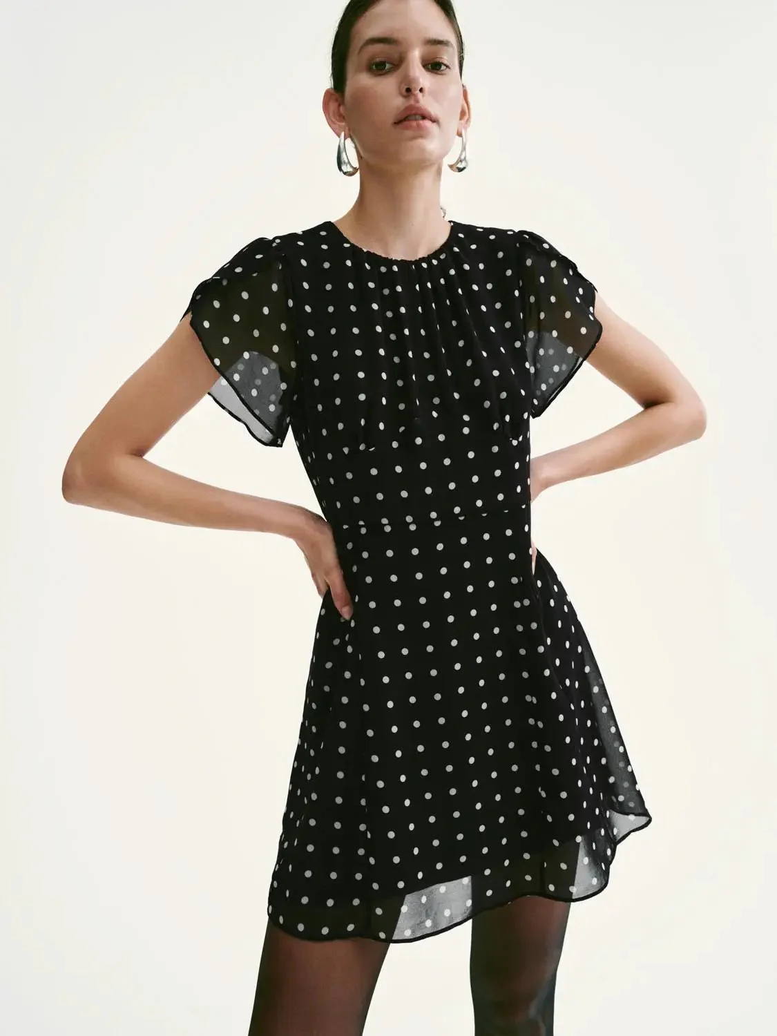 191-polka-dotted-short-sleeve-a-line-midi-dress-2.webp Polka Dotted Short Sleeve A Line Midi Dress