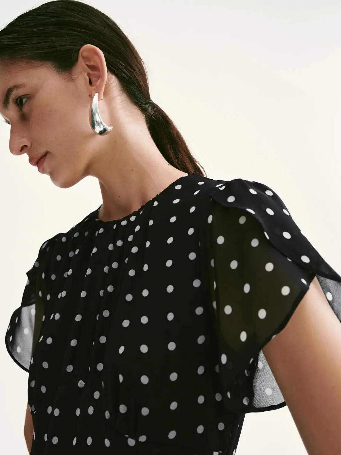 191-polka-dotted-short-sleeve-a-line-midi-dress-3.webp Polka Dotted Short Sleeve A Line Midi Dress