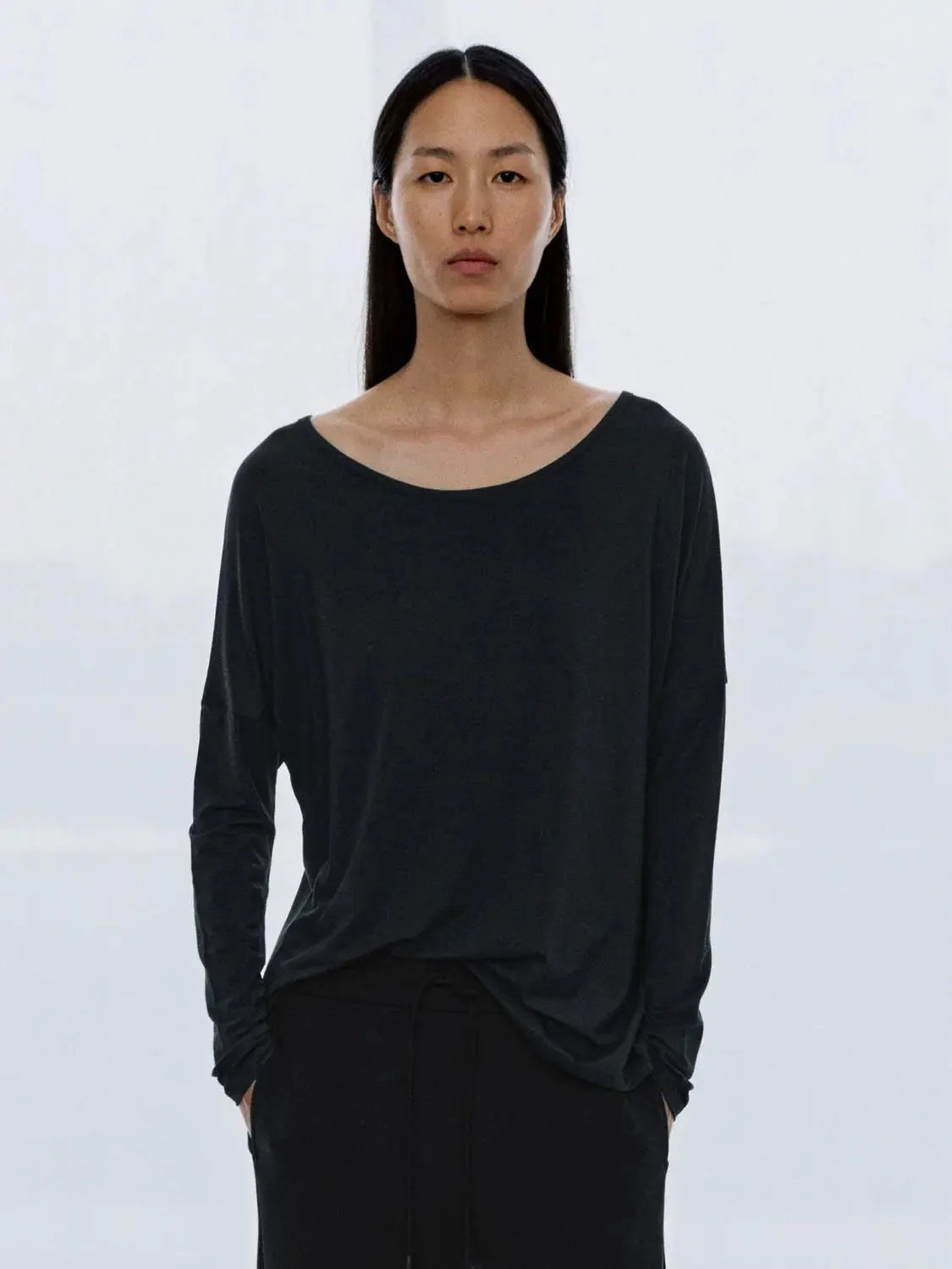 19142-modal-blend-loose-crew-neck-long-sleeve-t-shirts-9.webp Modal Blend Loose Crew Neck Long Sleeve T-Shirts