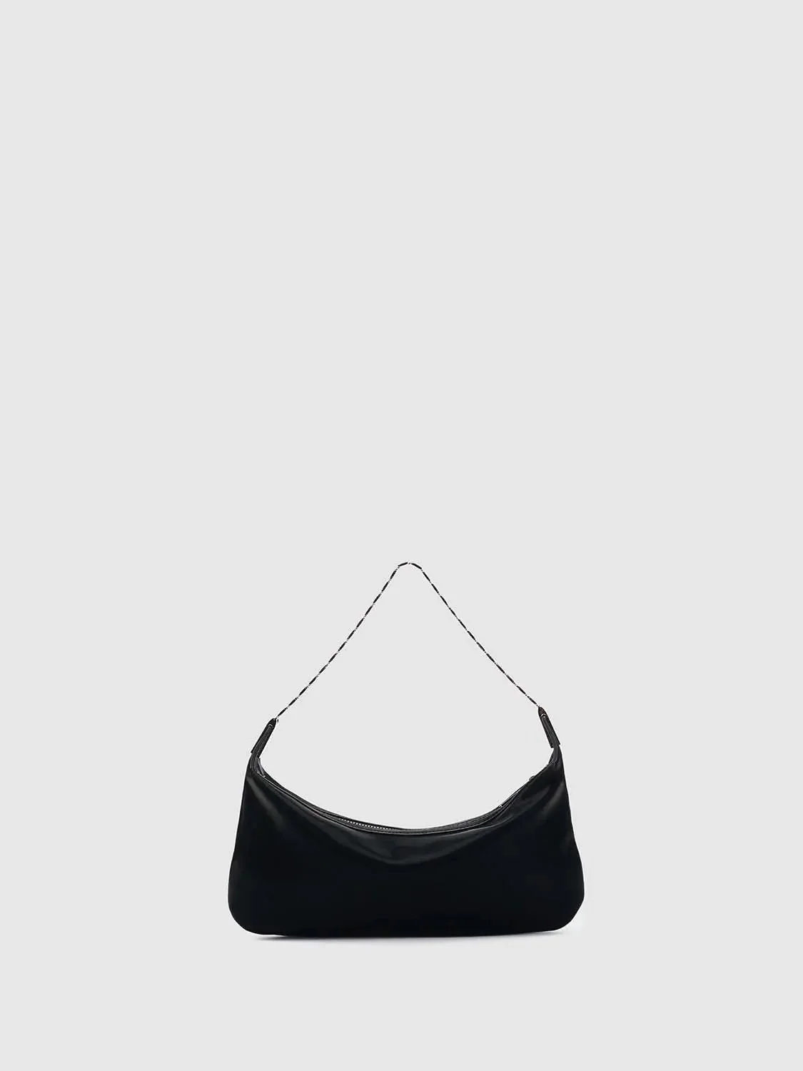19147-crescent-minimalist-black-chain-link-shoulder-bag-1.webp Crescent Minimalist Black Chain Link Shoulder Bag