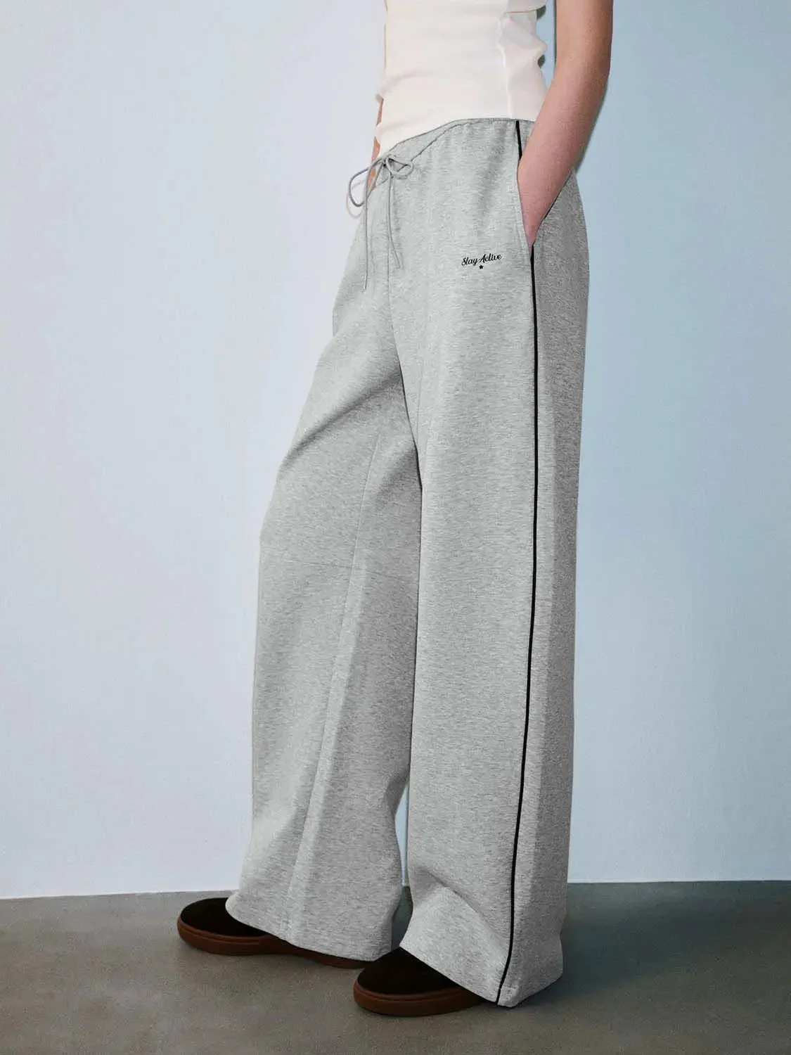 19182-cotton-lyocell-drawstring-barrel-leg-pants-3.webp Cotton Lyocell Drawstring Barrel Leg Pants
