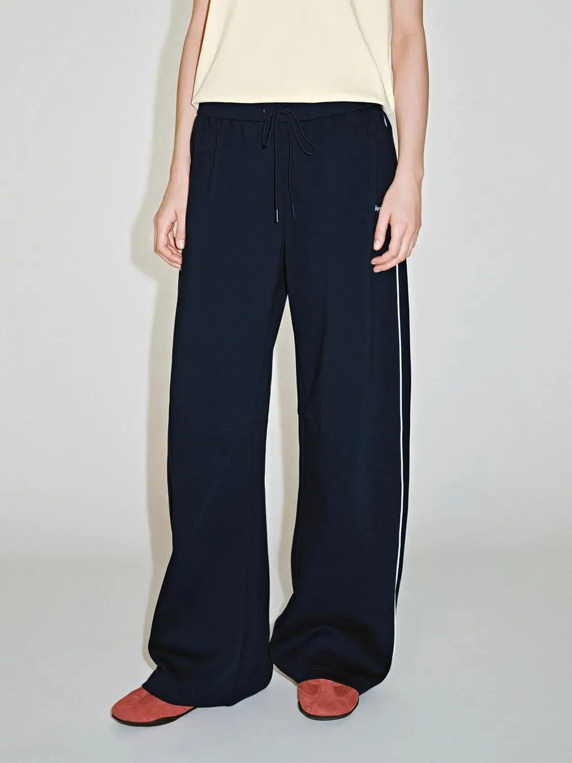 19188-cotton-lyocell-drawstring-barrel-leg-pants-1.webp Cotton Lyocell Drawstring Barrel Leg Pants