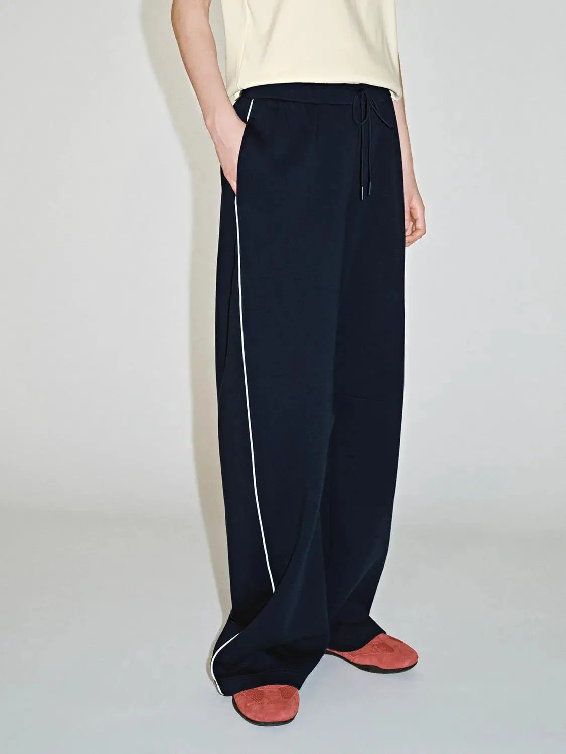 19188-cotton-lyocell-drawstring-barrel-leg-pants-3.webp Cotton Lyocell Drawstring Barrel Leg Pants