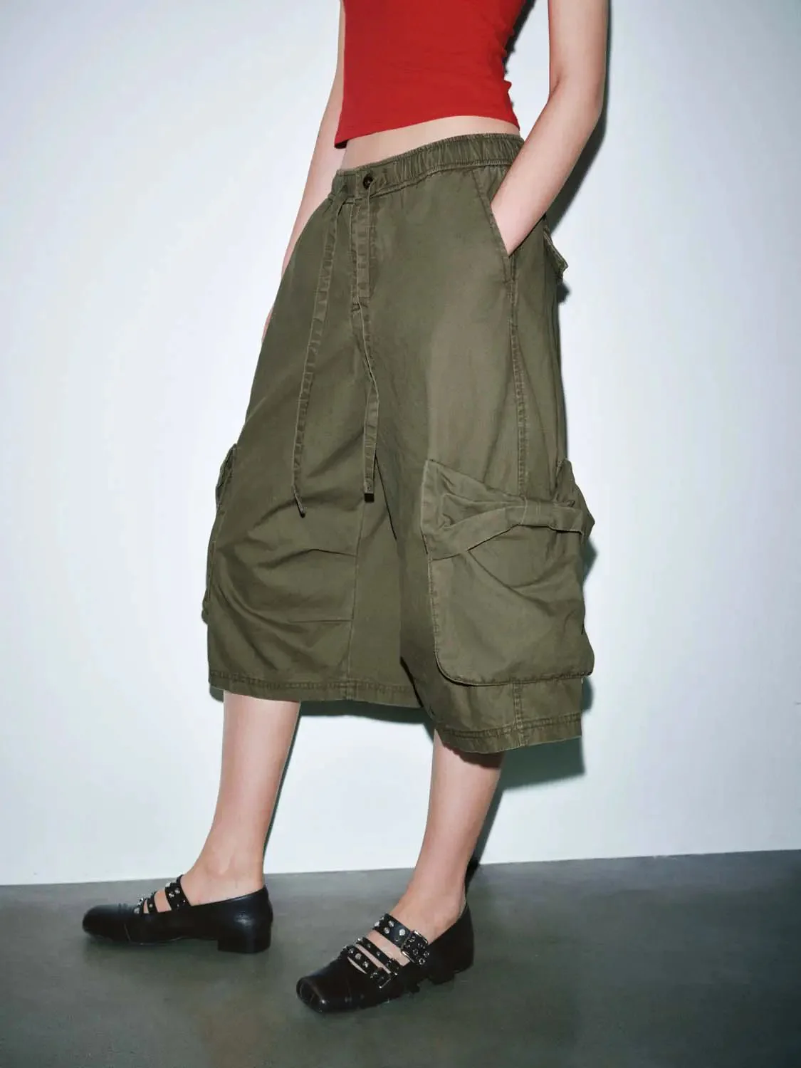 19239-cotton-patch-pocket-drawstring-wide-leg-cropped-pants-3.webp Cotton Patch Pocket Drawstring Wide Leg Cropped Pants