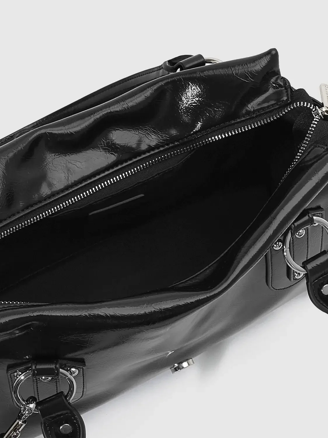 19267-gleaming-patent-finish-black-shoulder-bag-6.webp Gleaming Patent Finish Black Shoulder Bag