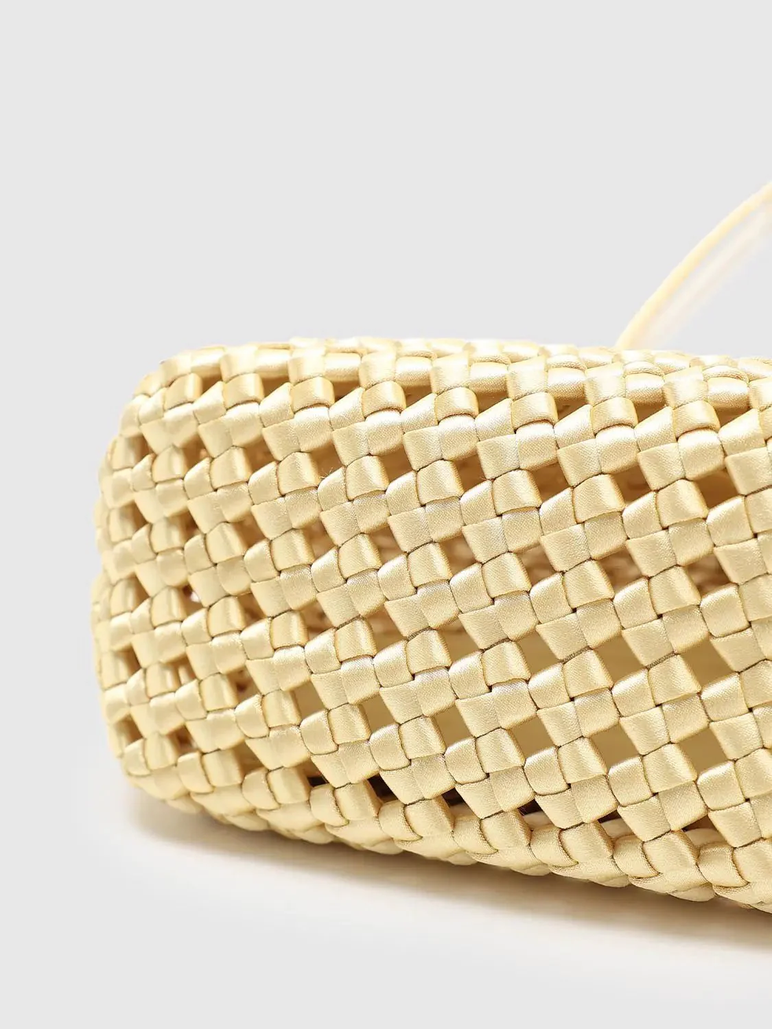 19330-woven-straw-crochet-square-handle-shoulder-bag-6.webp Woven Straw Crochet Square Handle Shoulder Bag