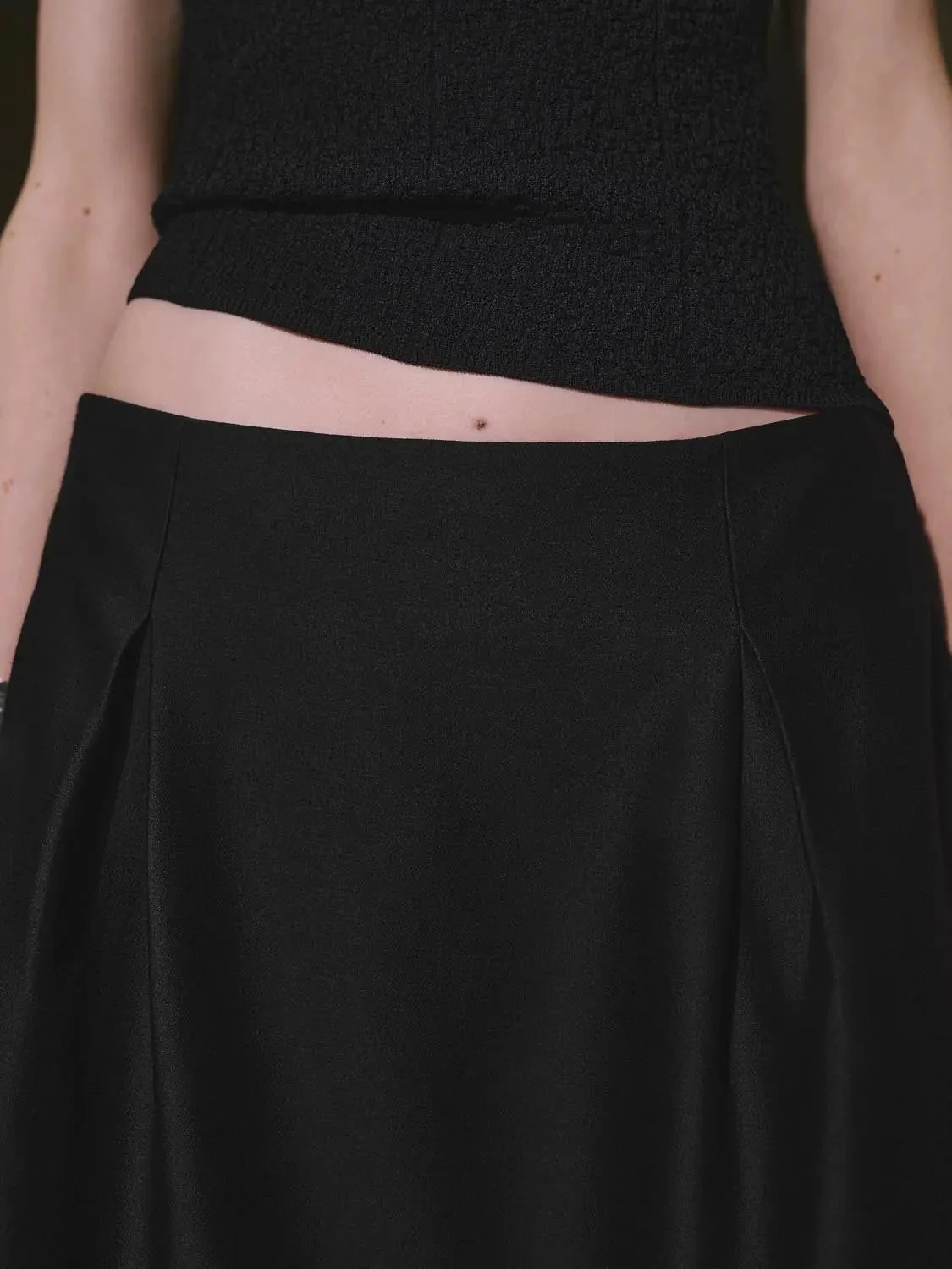 19366-pleat-detail-aline-wool-silk-blend-midi-skirt-5.webp Pleat Detail Aline Wool Silk Blend Midi Skirt