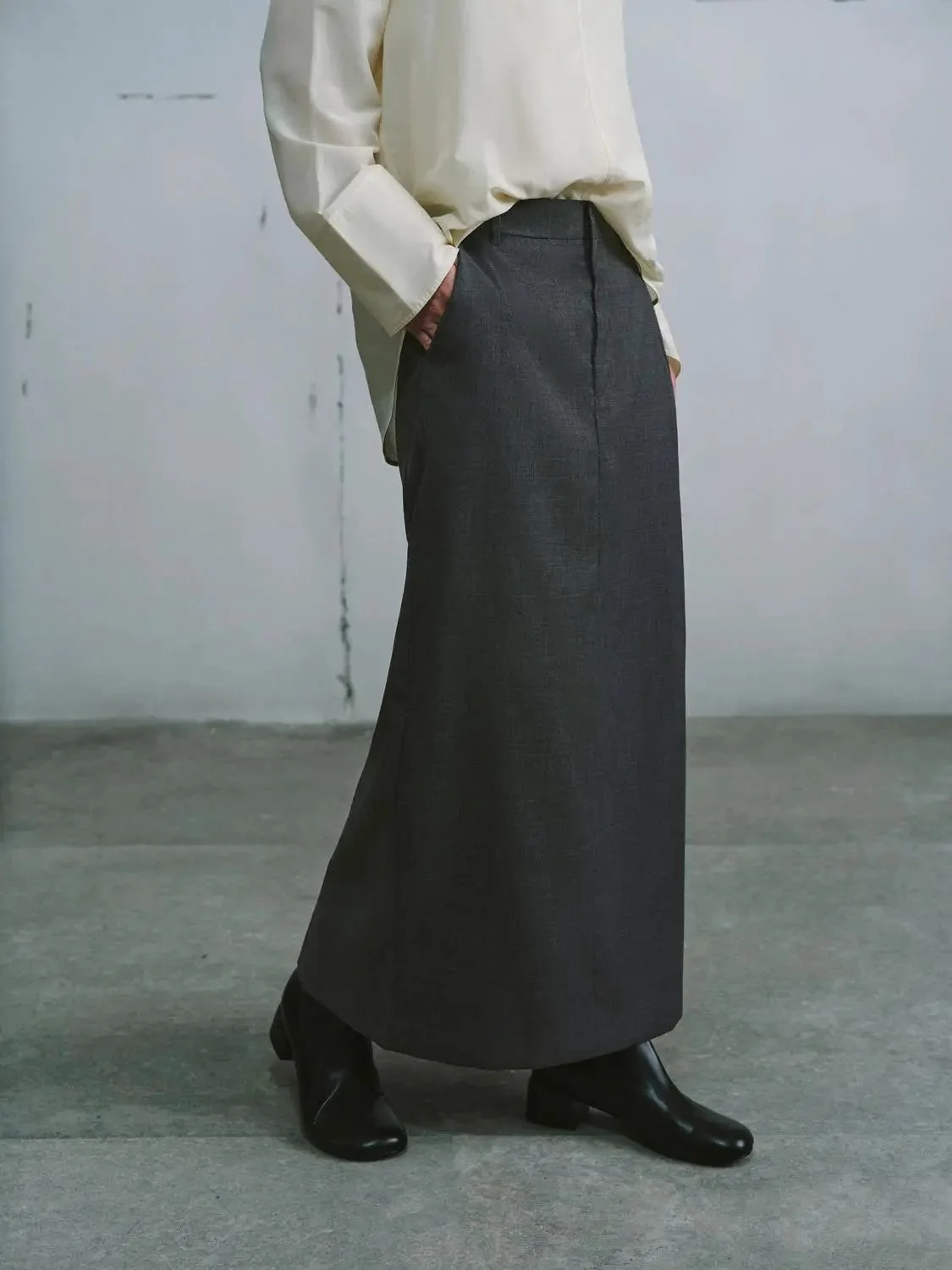 19393-classic-wool-blend-tailored-straight-maxi-silhouette-skirt-3.webp Classic Wool Blend Tailored Straight Maxi Silhouette Skirt