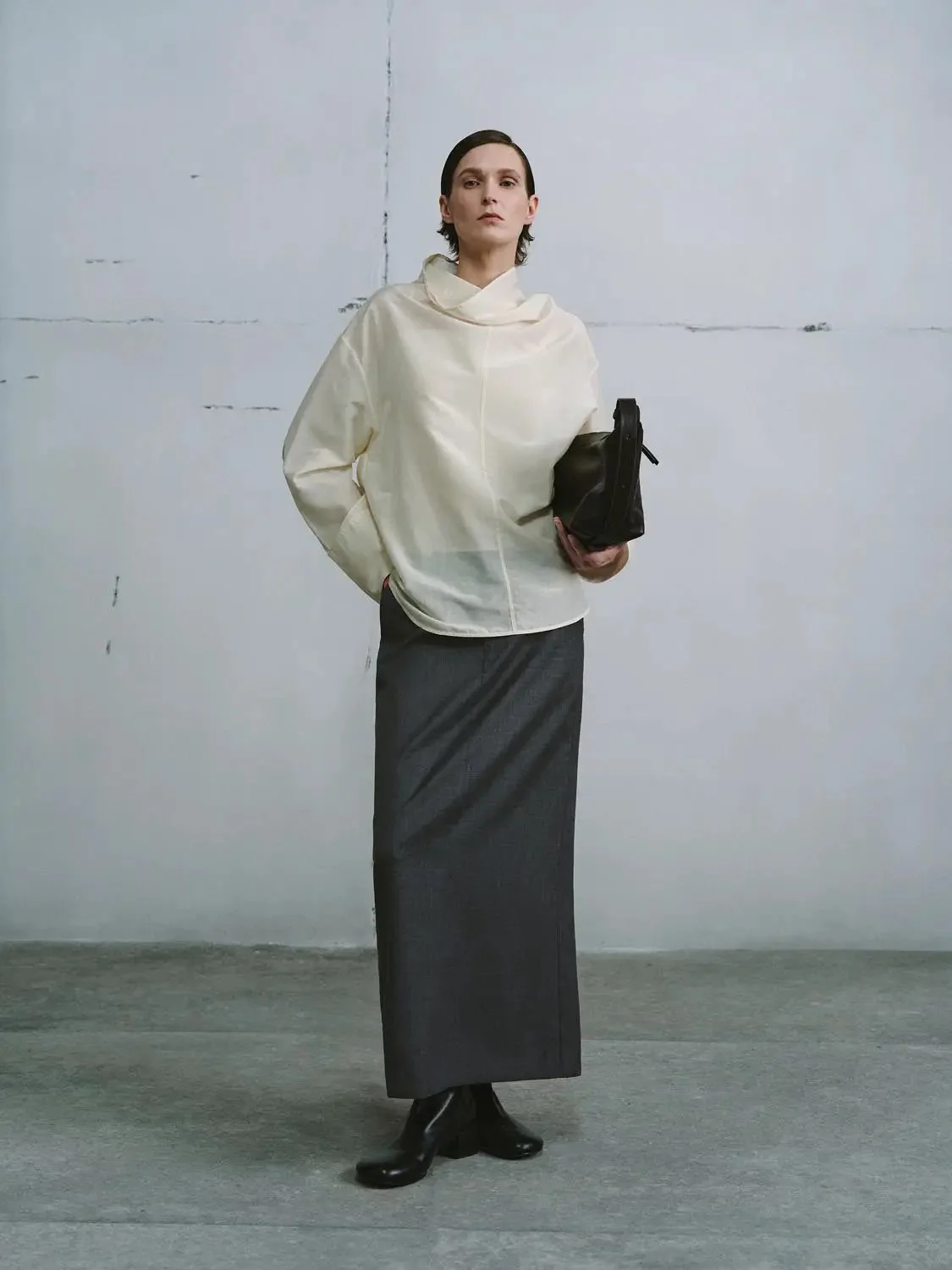19393-classic-wool-blend-tailored-straight-maxi-silhouette-skirt-5.webp Classic Wool Blend Tailored Straight Maxi Silhouette Skirt