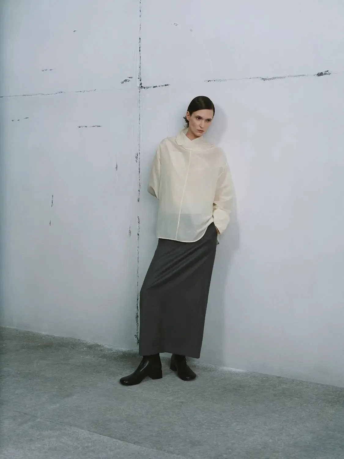 19393-classic-wool-blend-tailored-straight-maxi-silhouette-skirt-6.webp Classic Wool Blend Tailored Straight Maxi Silhouette Skirt