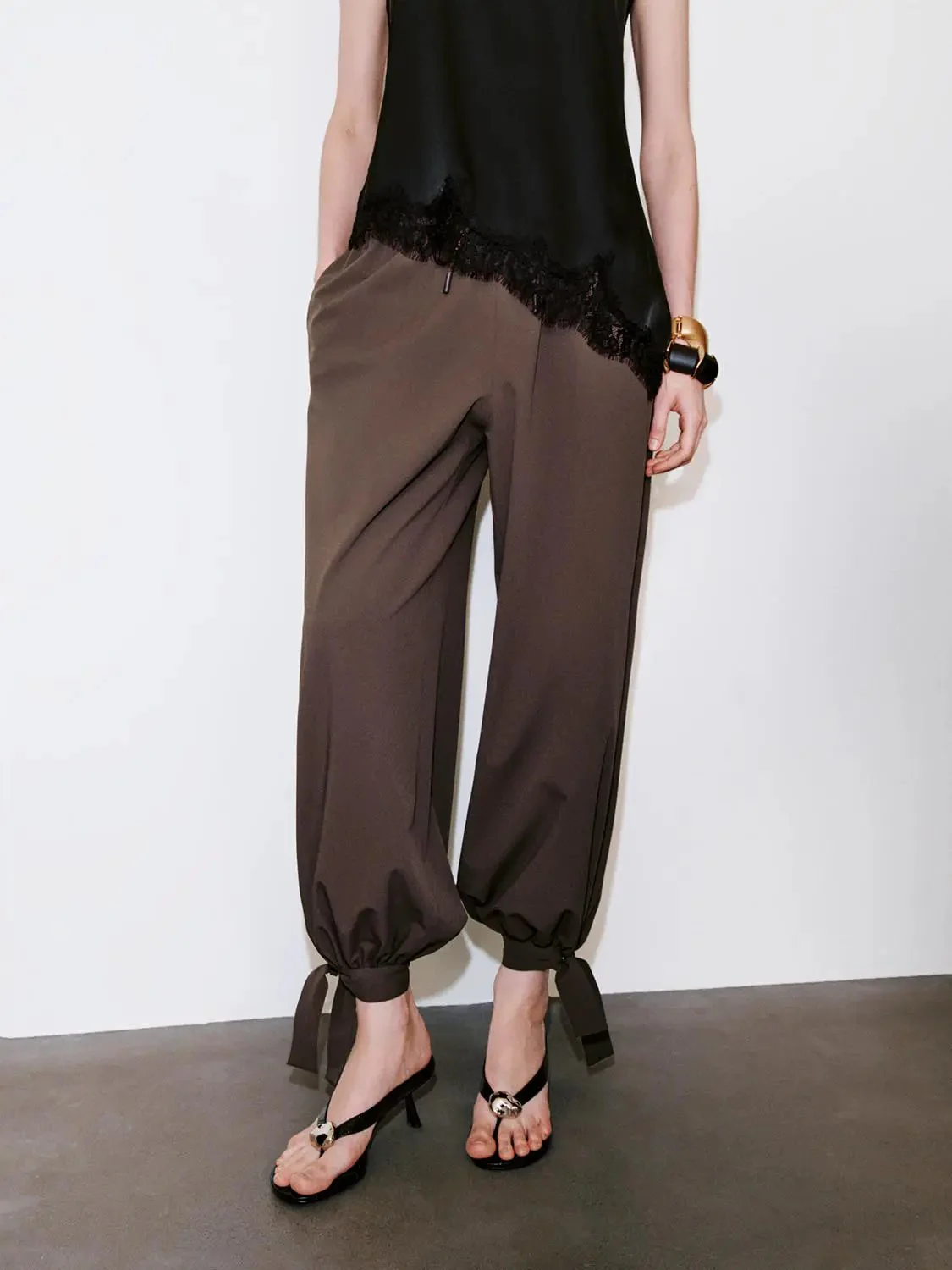 19425-elegant-drawstring-wide-leg-jogger-pants-1.webp Elegant Drawstring Wide Leg Jogger Pants
