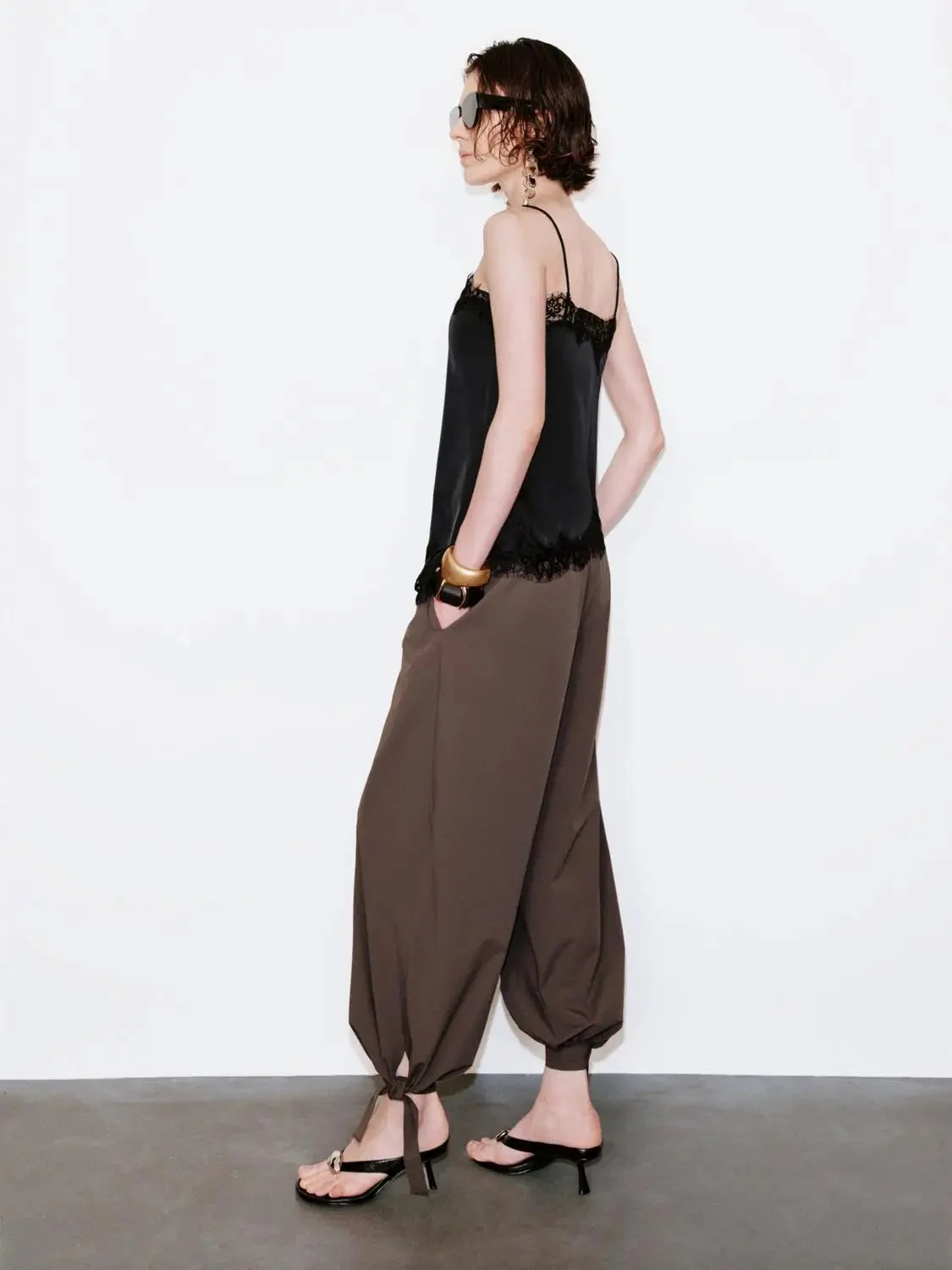 19425-elegant-drawstring-wide-leg-jogger-pants-4.webp Elegant Drawstring Wide Leg Jogger Pants
