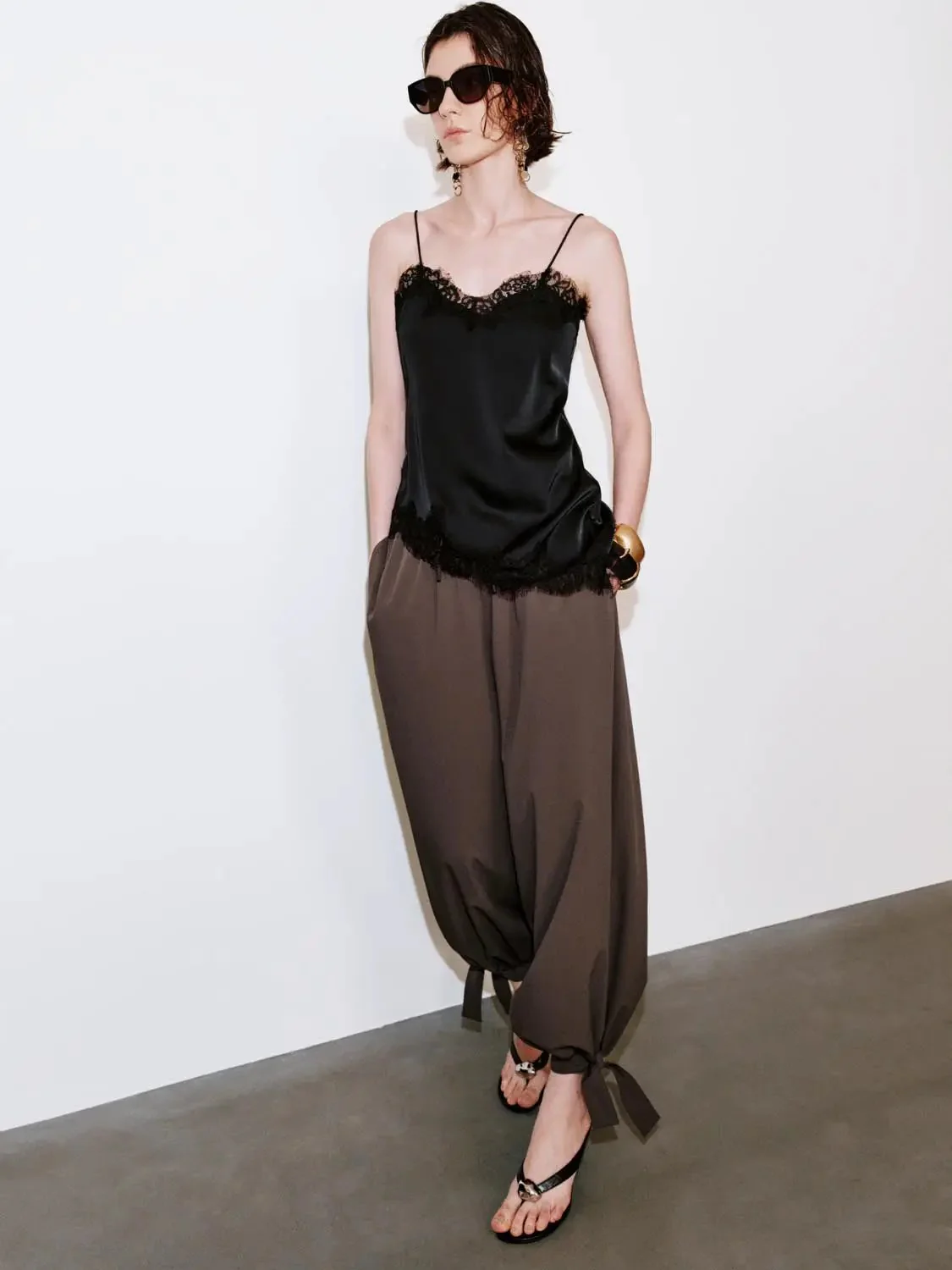19425-elegant-drawstring-wide-leg-jogger-pants-6.webp Elegant Drawstring Wide Leg Jogger Pants