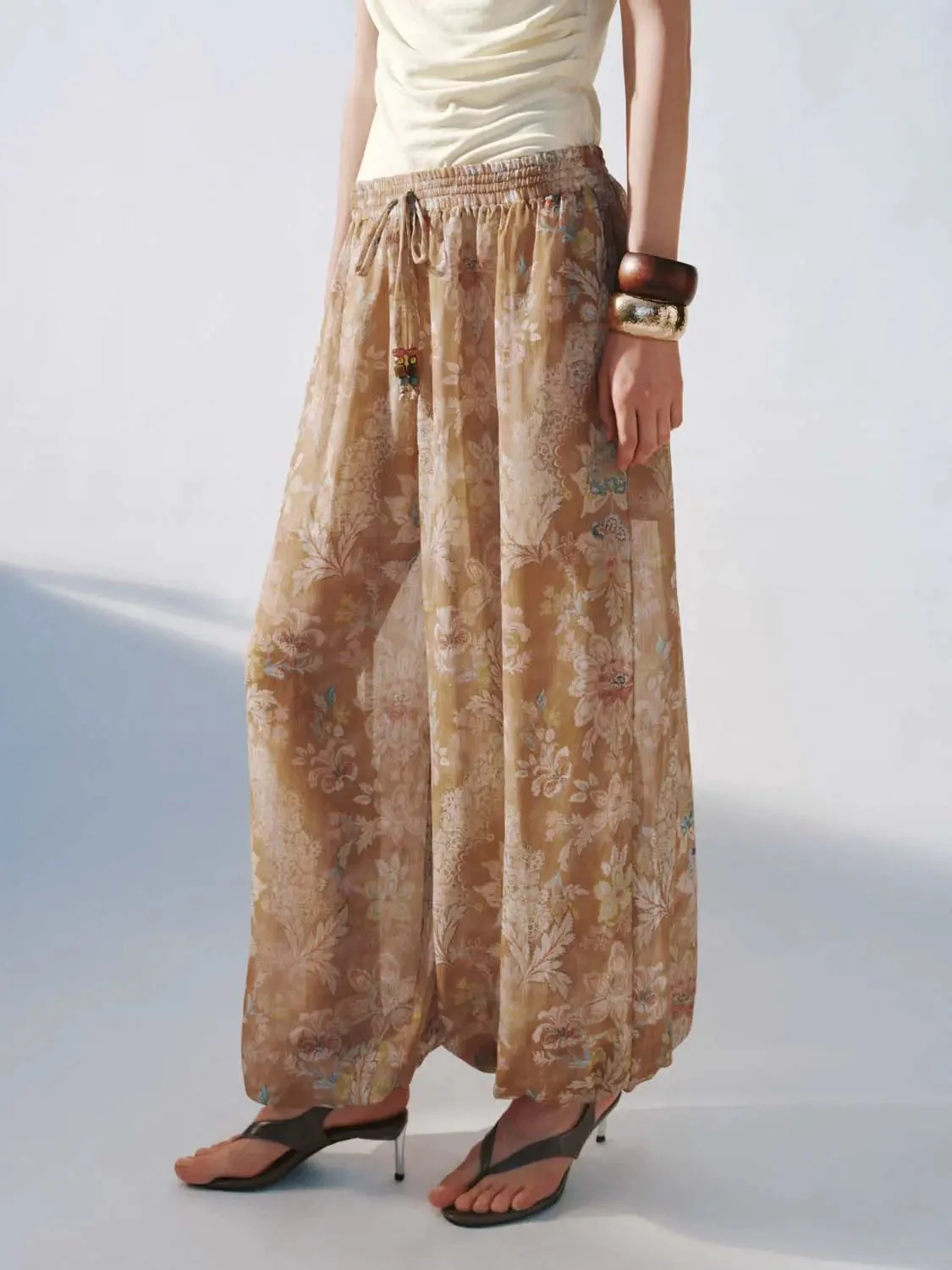 19454-soft-metallic-floral-print-drawstring-wide-leg-pants-3.webp Soft Metallic Floral Print Drawstring Wide-Leg Pants