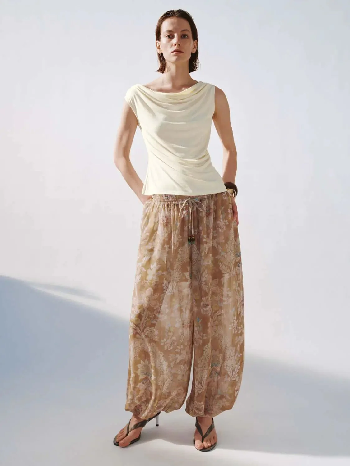 19454-soft-metallic-floral-print-drawstring-wide-leg-pants-5.webp Soft Metallic Floral Print Drawstring Wide-Leg Pants