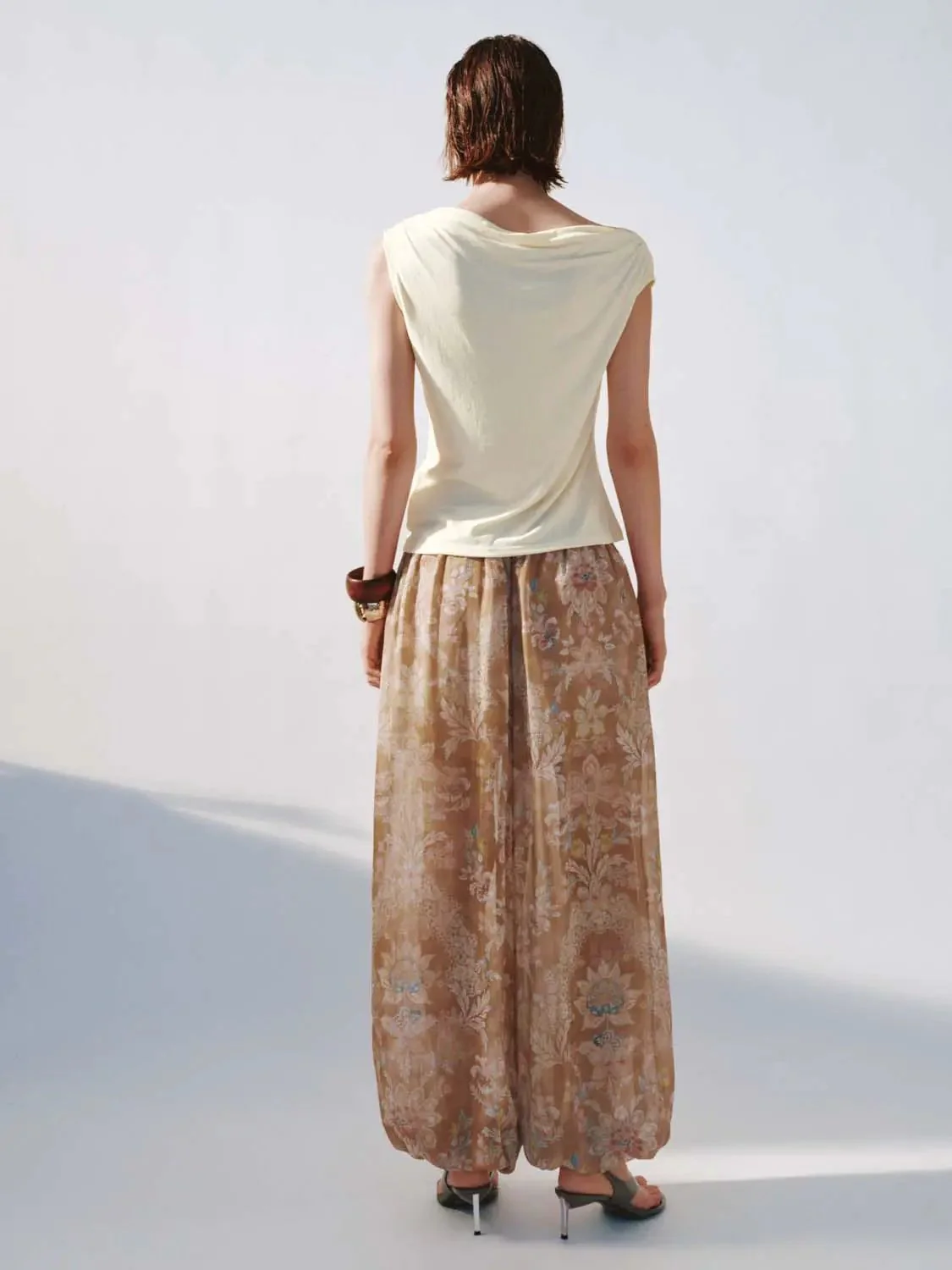 19454-soft-metallic-floral-print-drawstring-wide-leg-pants-6.webp Soft Metallic Floral Print Drawstring Wide-Leg Pants