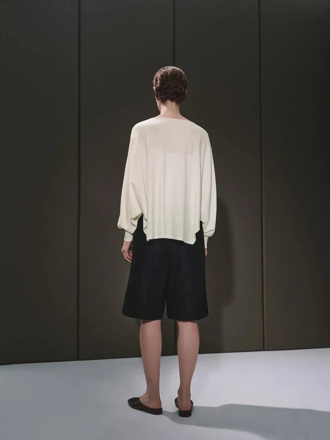 19516-wool-blend-drawstring-wide-leg-tailored-shorts-4.webp Wool Blend Drawstring Wide Leg Tailored Shorts