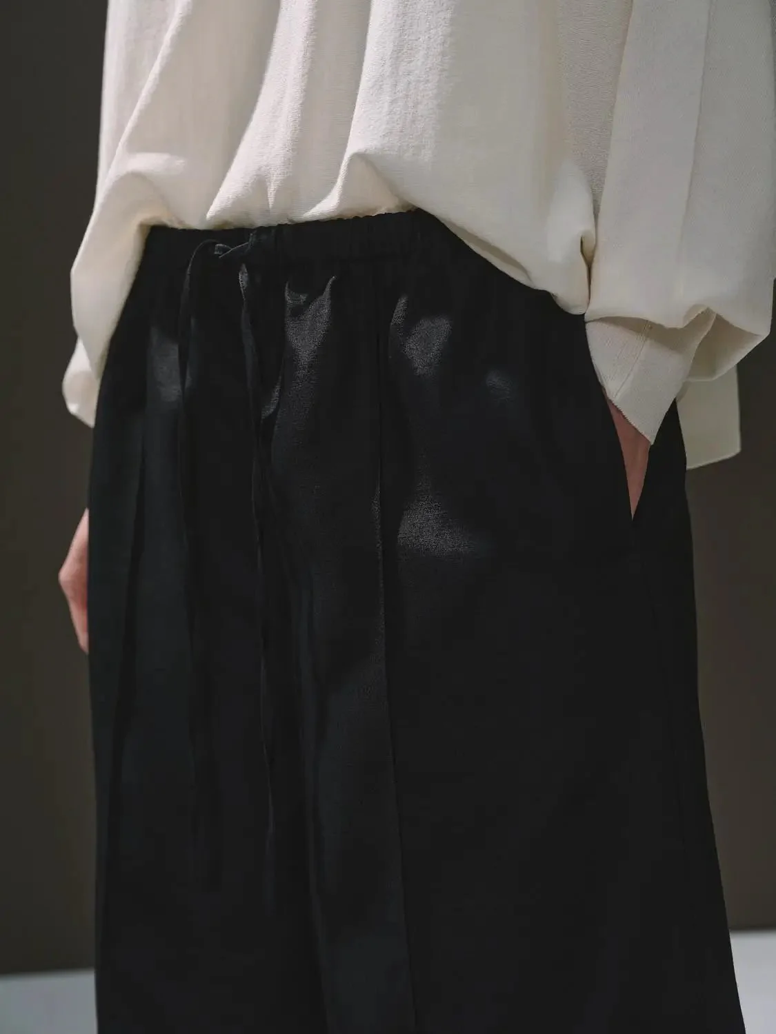 19516-wool-blend-drawstring-wide-leg-tailored-shorts-5.webp Wool Blend Drawstring Wide Leg Tailored Shorts