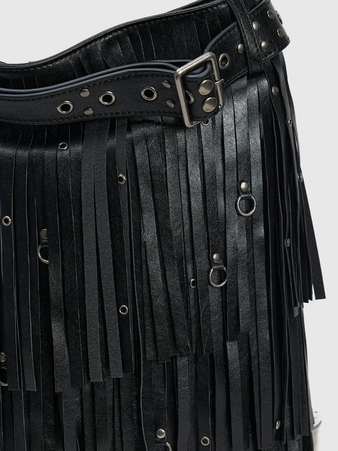 1952-gwp-tassel-shoulder-bags-5.webp 【GWP】Tassel Shoulder Bags