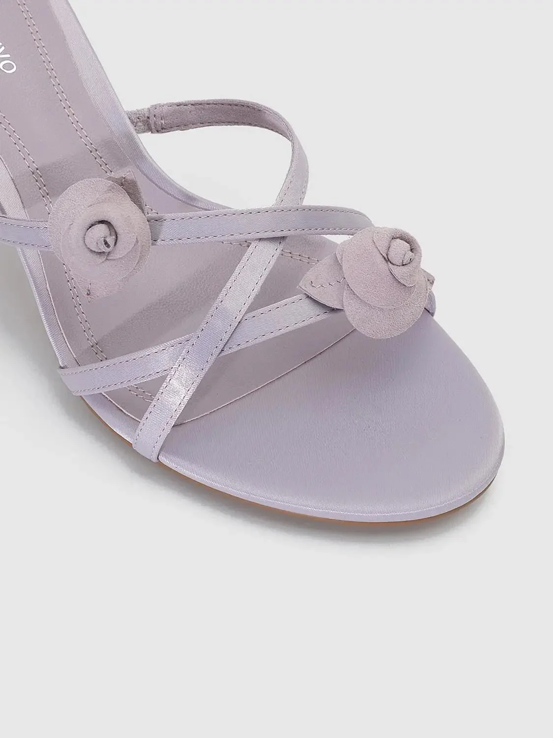 19528-floral-embellished-fabric-upper-heeled-slippers-6.webp Floral Embellished Fabric Upper Heeled Slippers