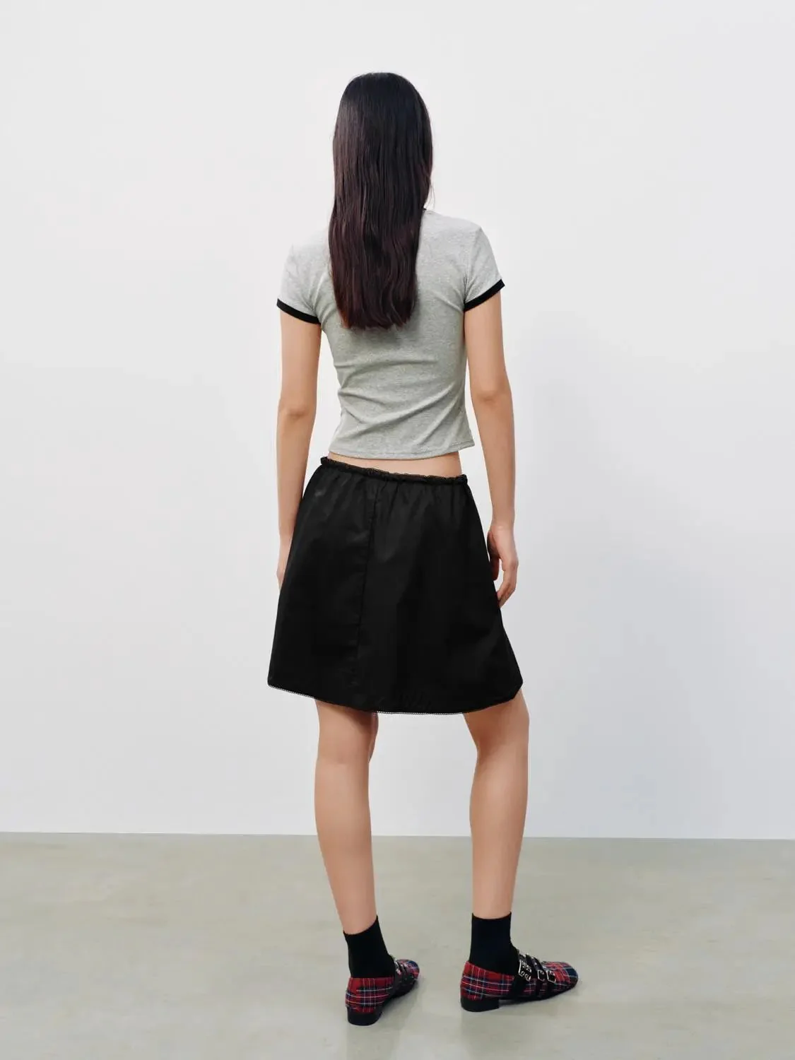 19552-radiant-cotton-lyocell-blend-contrast-trim-v-neck-t-shirt-6.webp Radiant Cotton Lyocell Blend Contrast Trim V-Neck T-Shirt