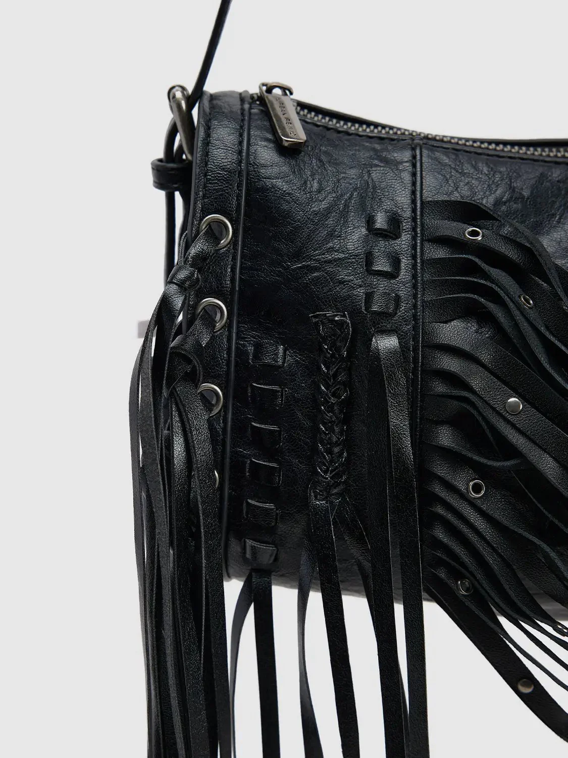1959-fringe-tassel-detailing-soft-textured-shoulder-bag-4.webp Fringe Tassel Detailing Soft Textured Shoulder Bag
