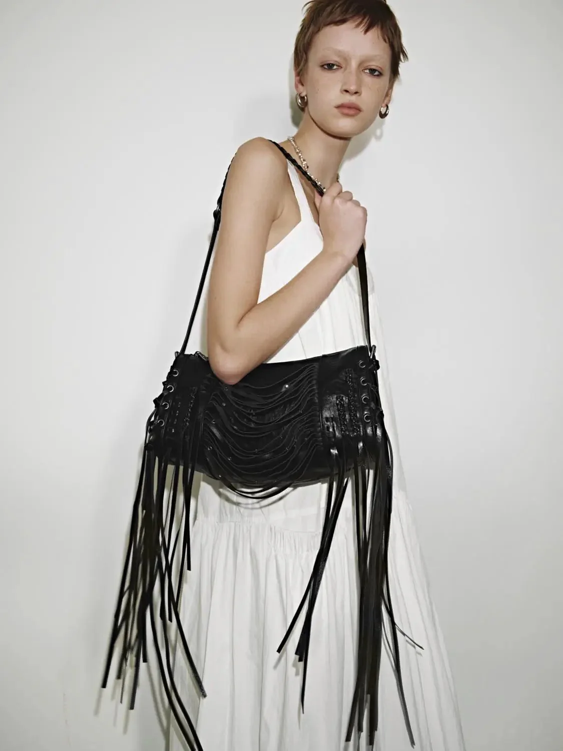1959-fringe-tassel-detailing-soft-textured-shoulder-bag-8.webp Fringe Tassel Detailing Soft Textured Shoulder Bag