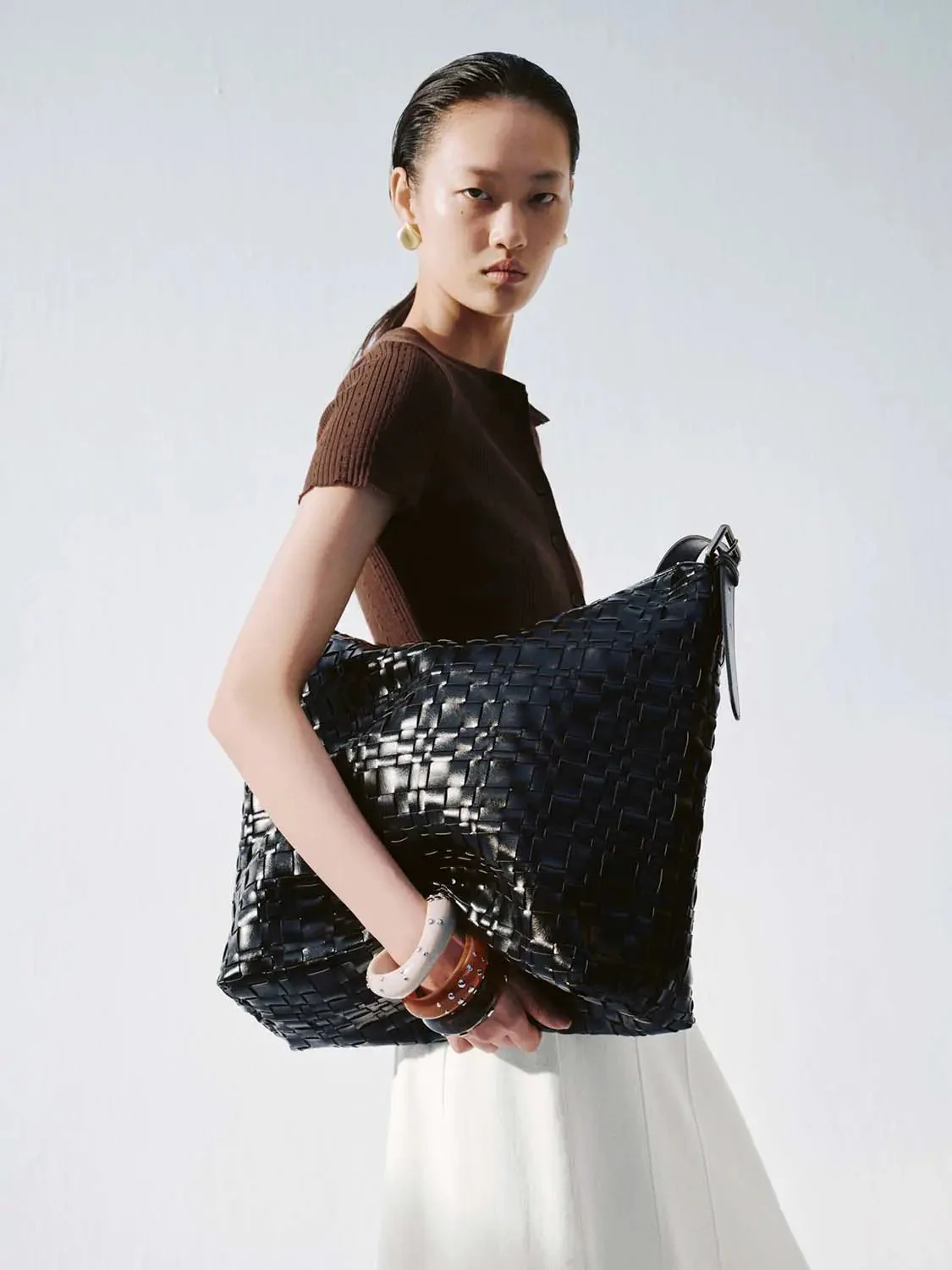 19608-faux-leather-woven-shoulder-bags-16.webp Faux Leather Woven Shoulder Bags