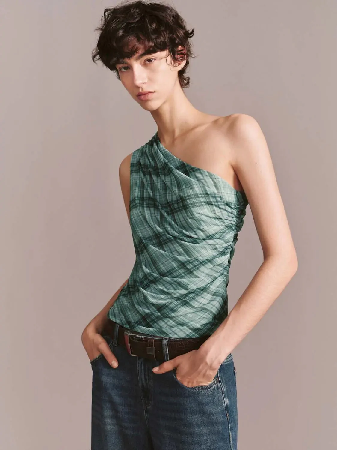19659-one-shoulder-plaid-sleeveless-contrast-top-2.webp One Shoulder Plaid Sleeveless Contrast Top