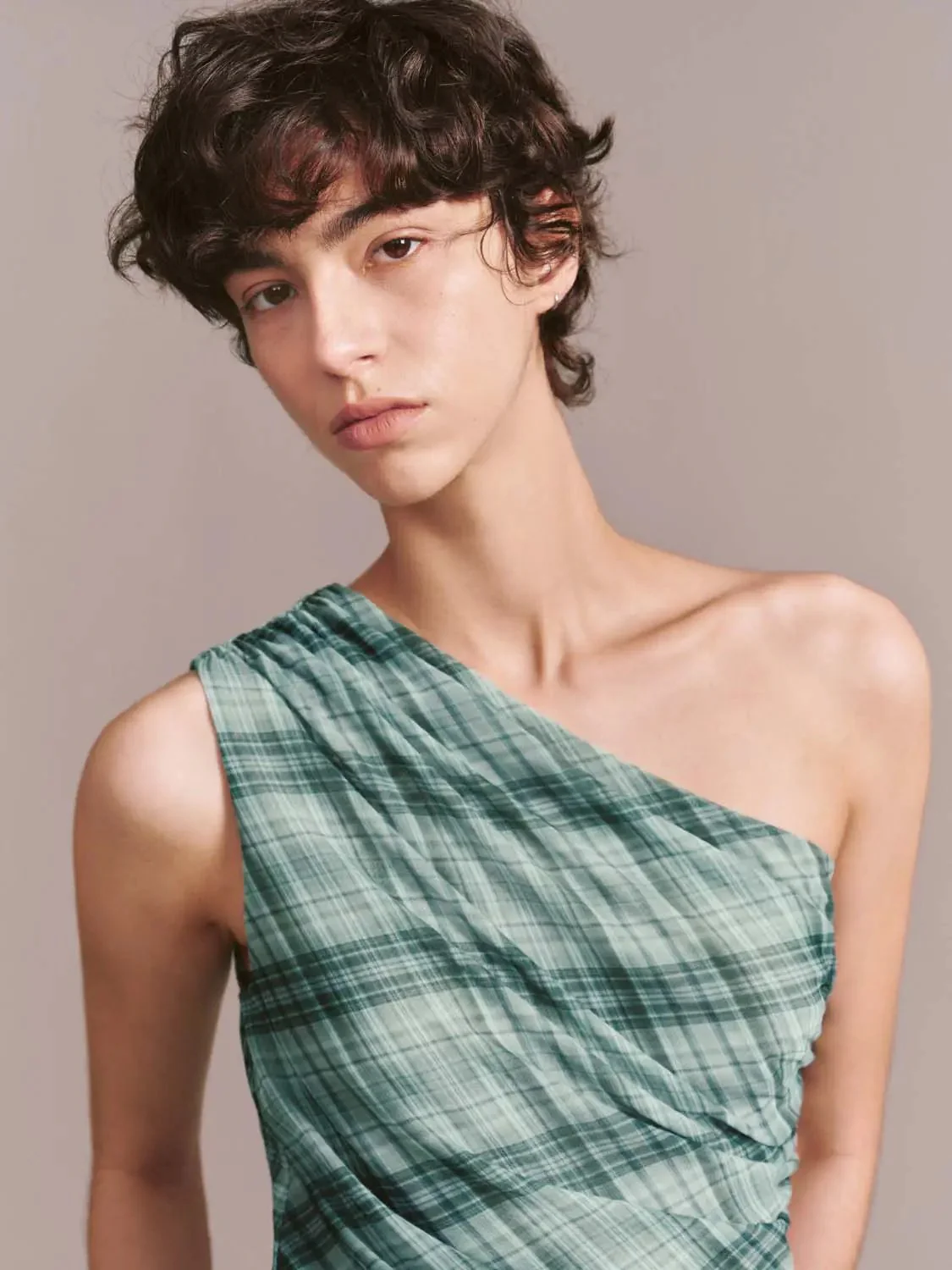19659-one-shoulder-plaid-sleeveless-contrast-top-3.webp One Shoulder Plaid Sleeveless Contrast Top