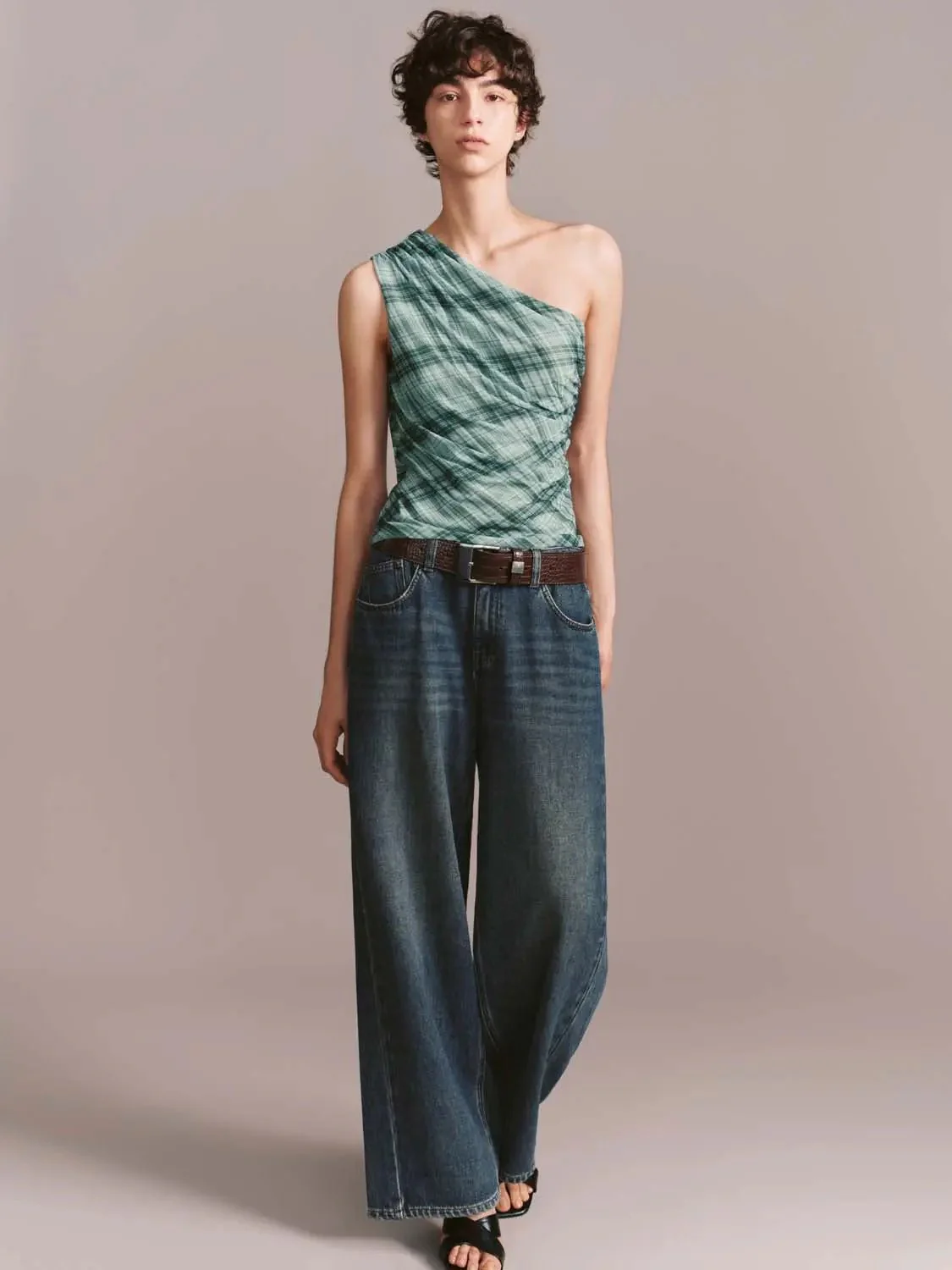 19659-one-shoulder-plaid-sleeveless-contrast-top-4.webp One Shoulder Plaid Sleeveless Contrast Top
