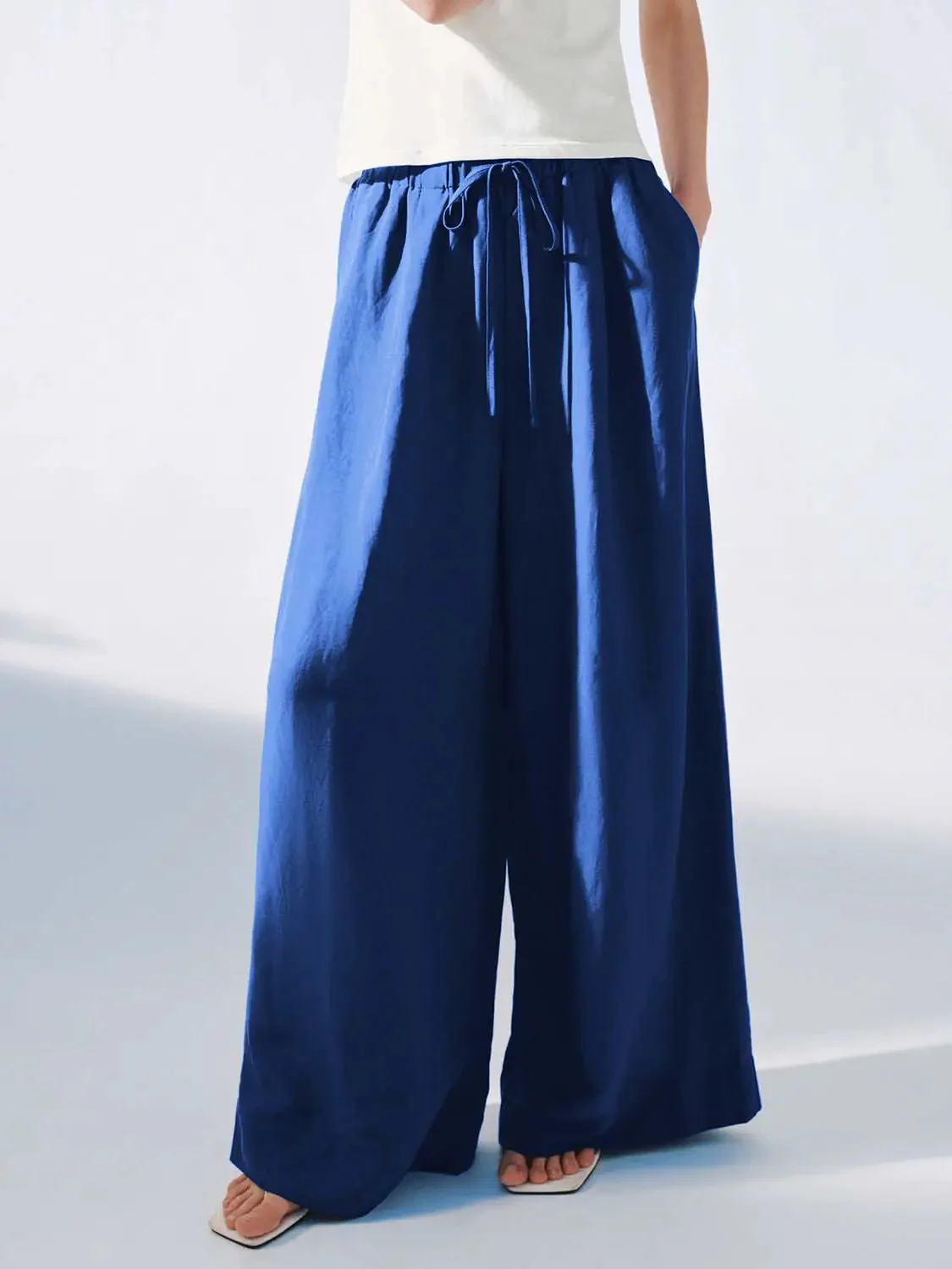 19677-drawstring-pull-on-wide-leg-jeans-1.webp Drawstring Pull On Wide Leg Jeans