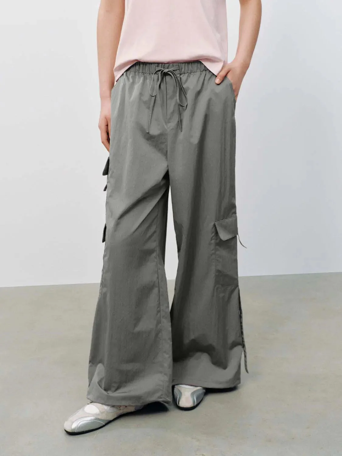 19682-drawstring-wide-leg-cargo-pants-with-flap-pockets-13.webp Drawstring Wide Leg Cargo Pants With Flap Pockets