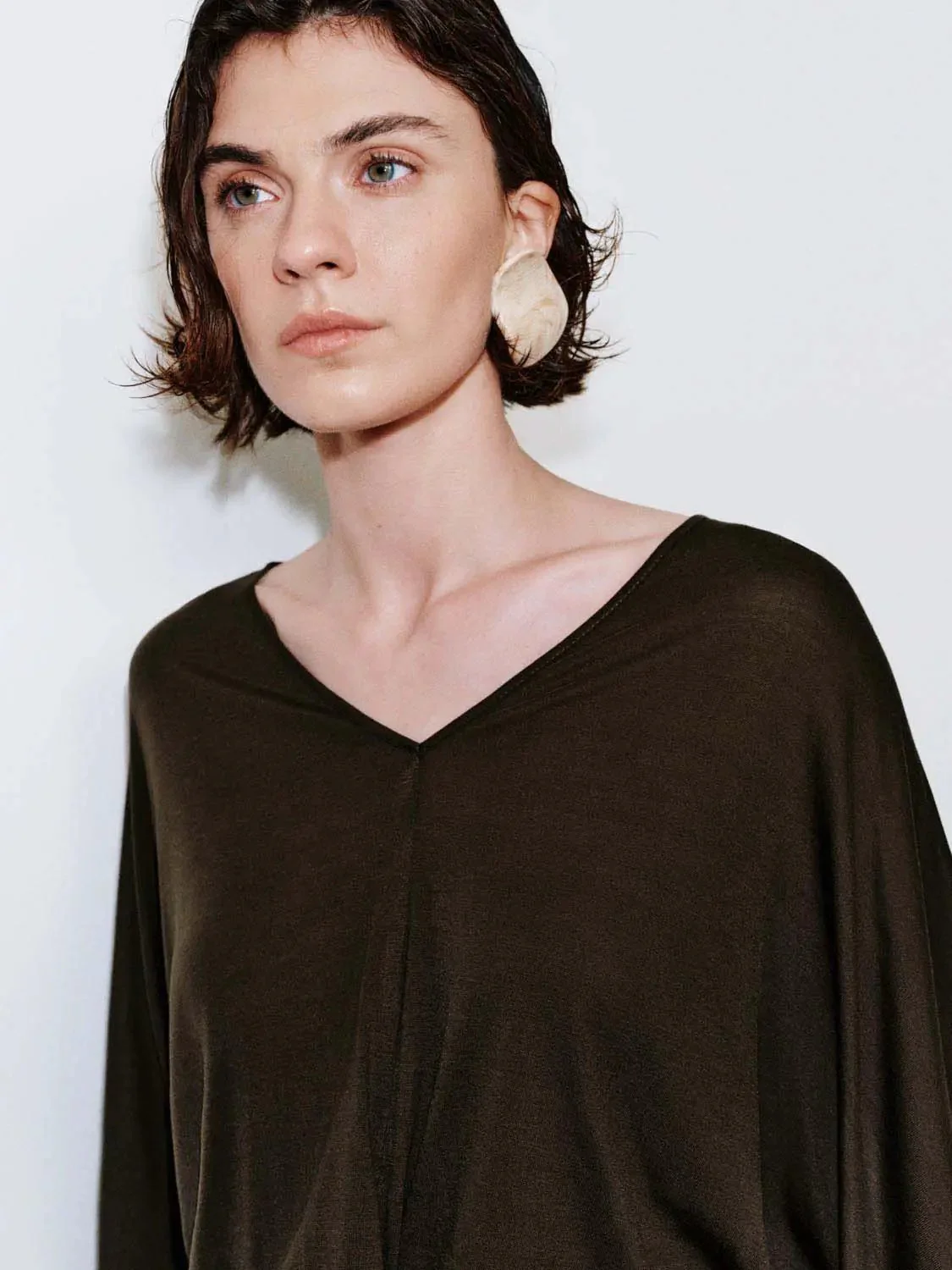19691-lyocell-v-neck-twist-front-long-sleeve-top-3.webp Lyocell V-Neck Twist Front Long Sleeve Top