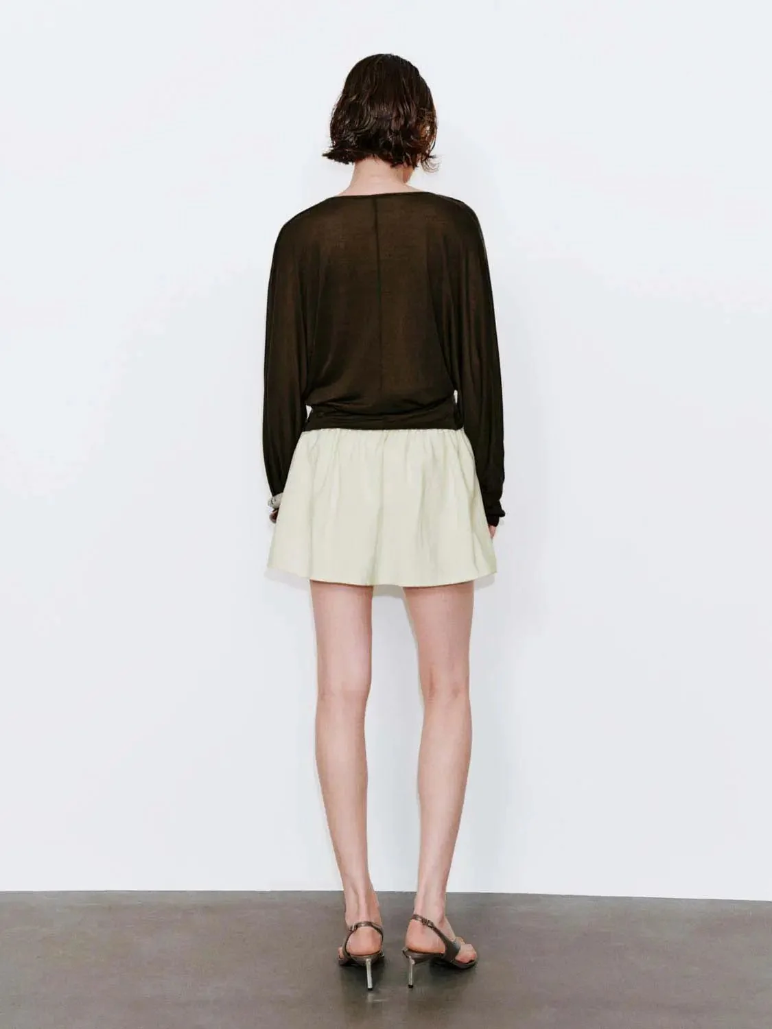 19691-lyocell-v-neck-twist-front-long-sleeve-top-6.webp Lyocell V-Neck Twist Front Long Sleeve Top