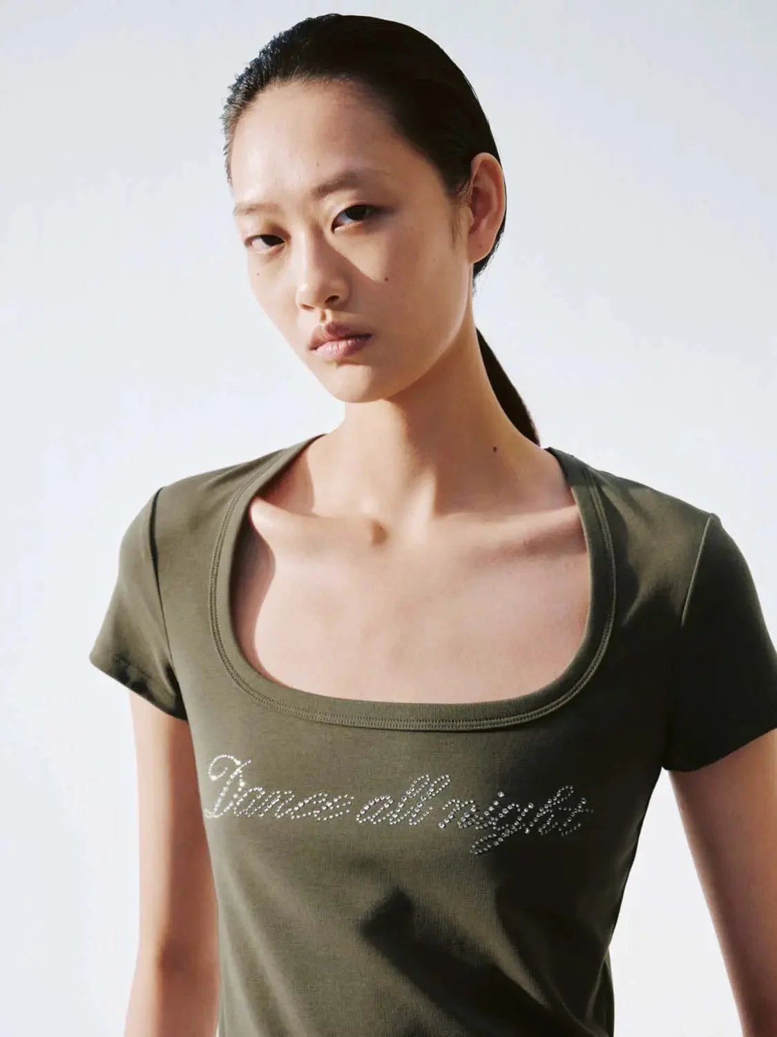 19725-cotton-blend-rhinestone-scoop-neck-t-shirt-3.webp Cotton Blend Rhinestone Scoop Neck T Shirt