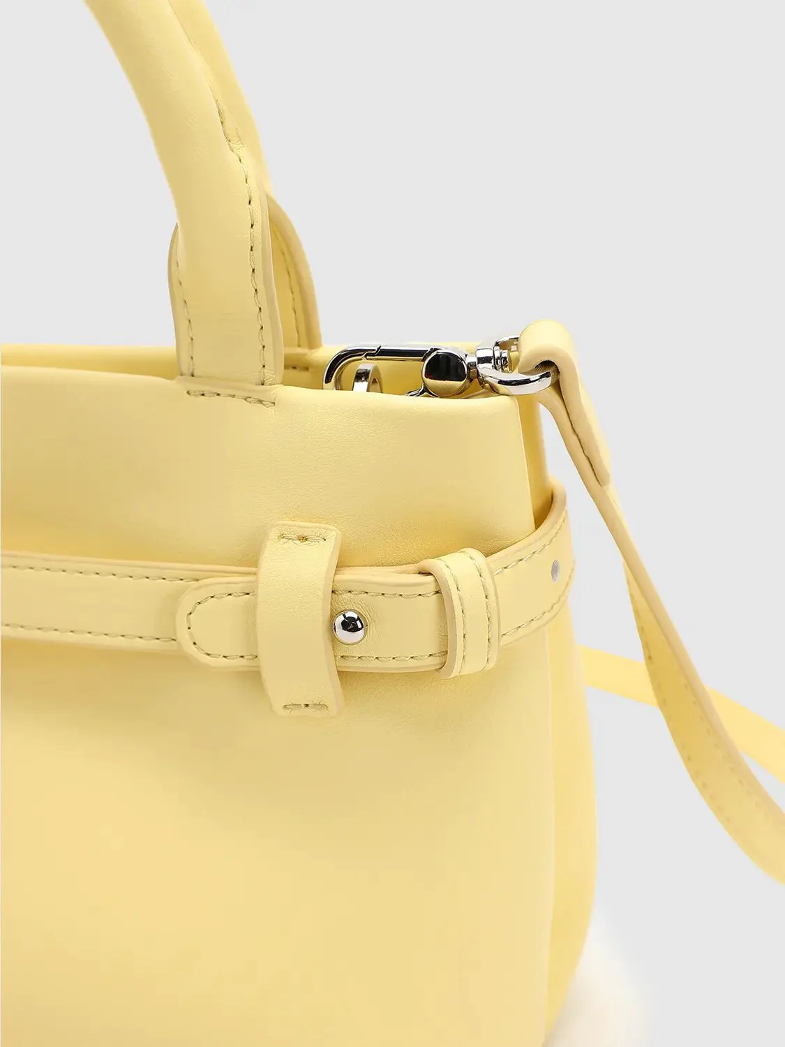 19782-faux-leather-handle-shoulder-bags-4.webp Faux Leather Handle Shoulder Bags