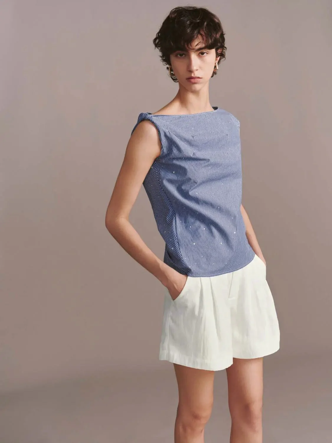 19827-slope-shoulder-sleeveless-beaded-overhead-shirts-2.webp Slope Shoulder Sleeveless Beaded Overhead Shirts