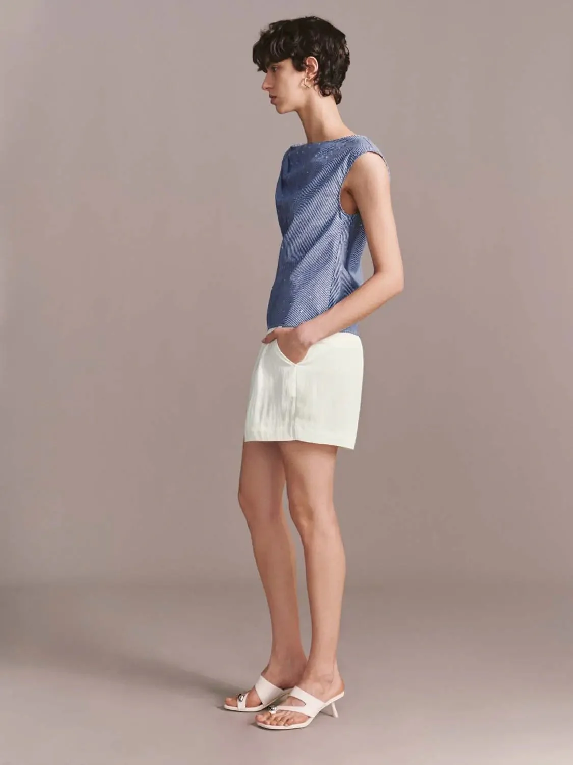 19827-slope-shoulder-sleeveless-beaded-overhead-shirts-5.webp Slope Shoulder Sleeveless Beaded Overhead Shirts