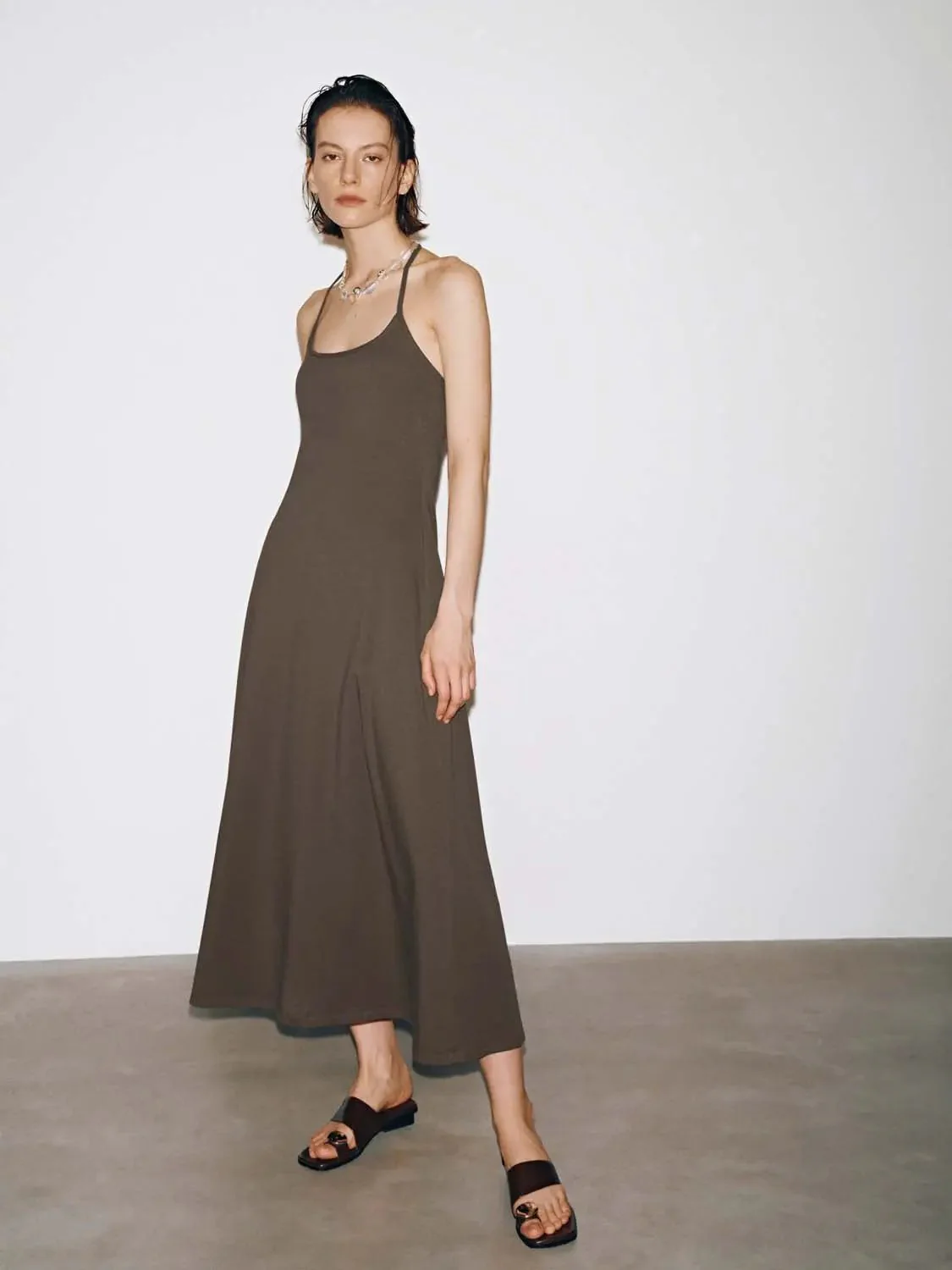 19833-lightweight-cotton-blend-strappy-maxi-dresses-4.webp Lightweight Cotton Blend Strappy Maxi Dresses