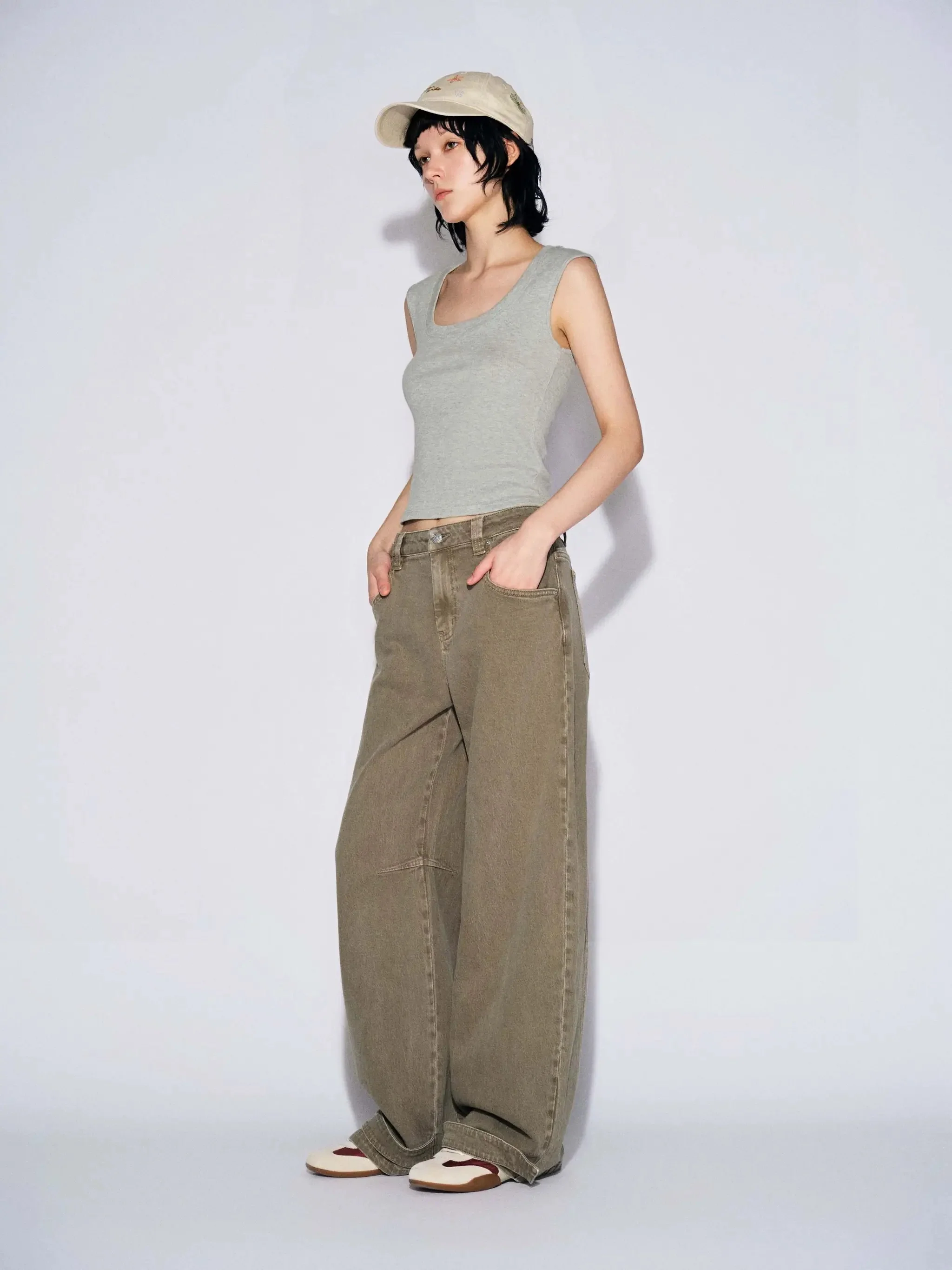 1984-barrel-leg-jeans-with-slight-stretch-denim-for-comfortable-everyday-wear-5.webp Barrel Leg Jeans With Slight Stretch Denim For Comfortable Everyday Wear