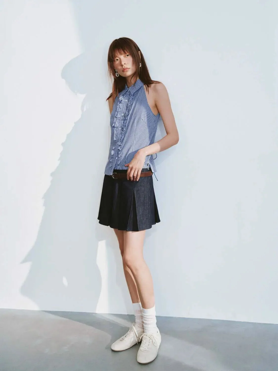 19846-ruffle-detail-contrast-striped-sleeveless-shirts-5.webp Ruffle Detail Contrast Striped Sleeveless Shirts