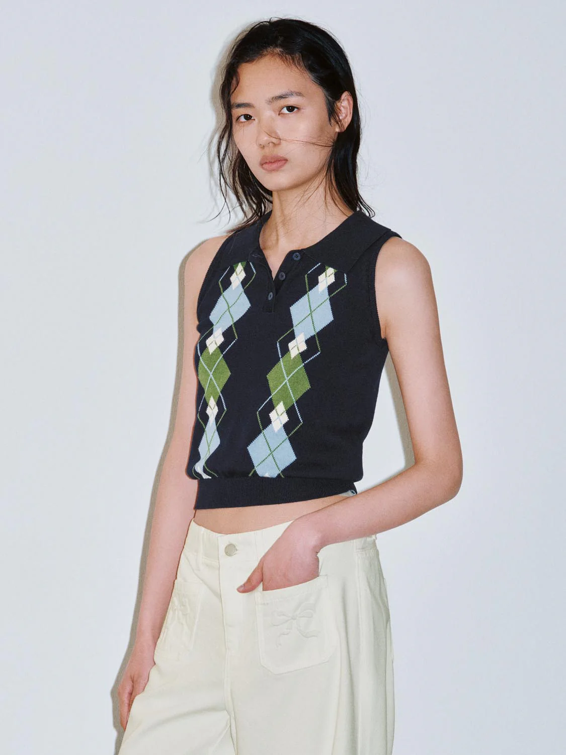 19893-polo-neck-sleeveless-check-detail-knitted-t-shirts-10.webp Polo Neck Sleeveless Check Detail Knitted T-Shirts