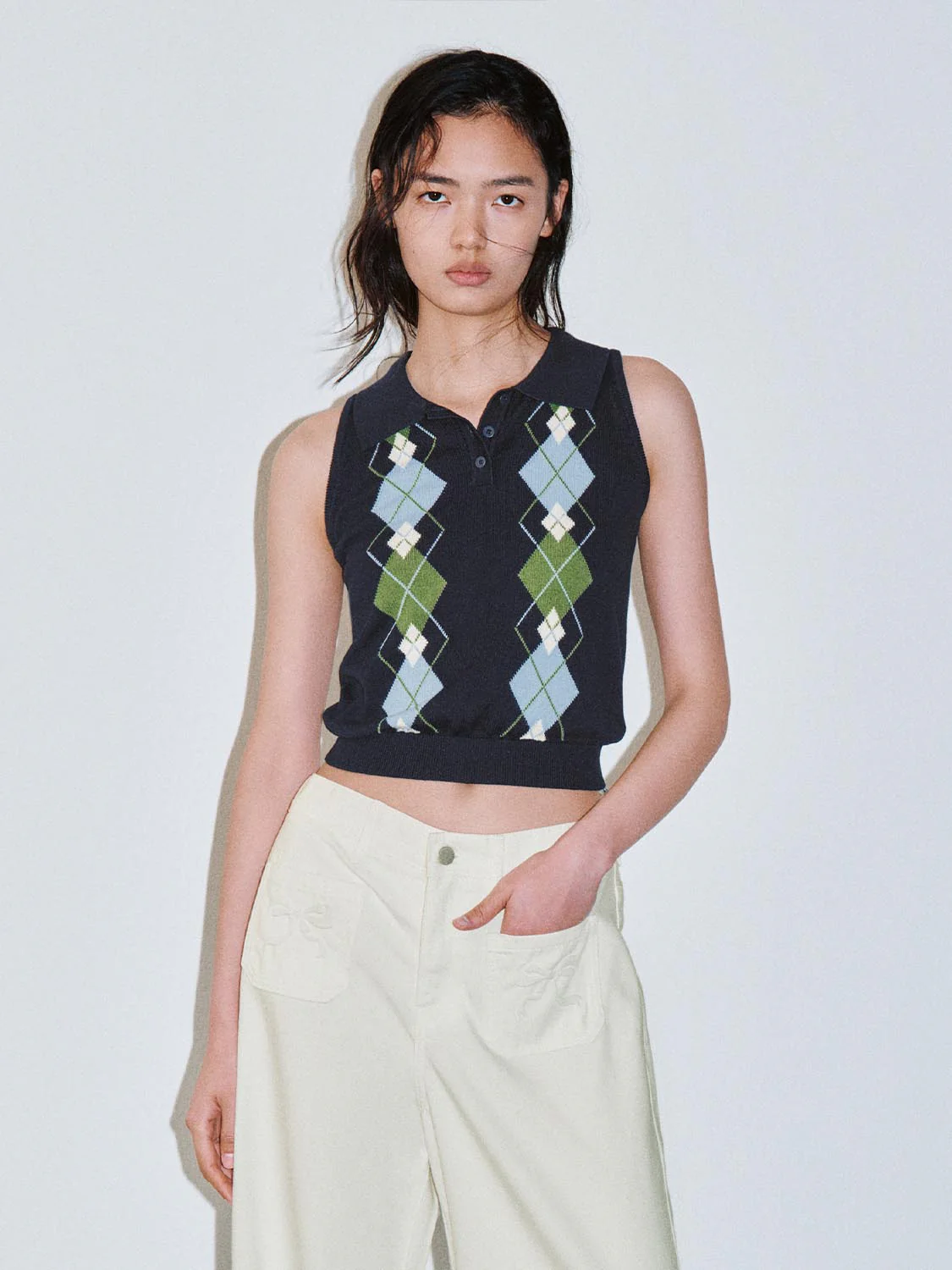19893-polo-neck-sleeveless-check-detail-knitted-t-shirts-9.webp Polo Neck Sleeveless Check Detail Knitted T-Shirts