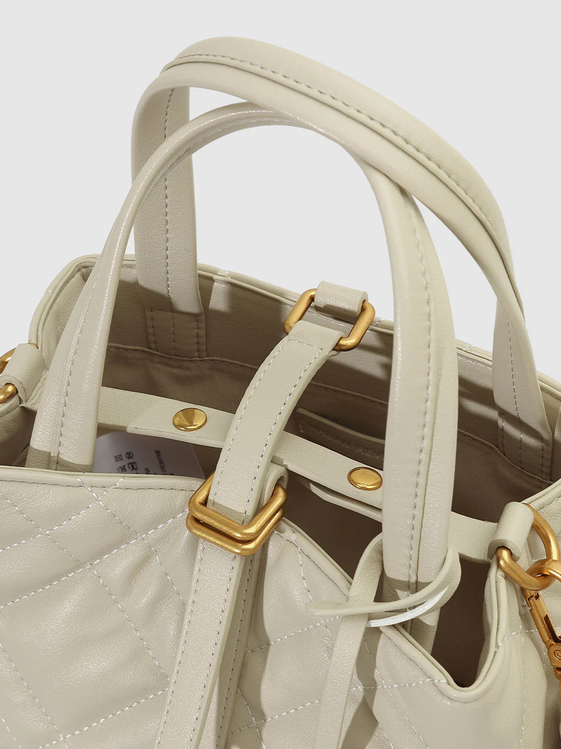 19925-diamond-handle-shoulder-bags-6.webp Diamond Handle Shoulder Bags