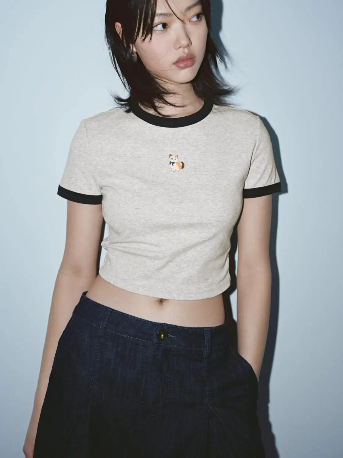 Contrast Trim Cropped Cotton Tee With Blue Trim T-Shirts