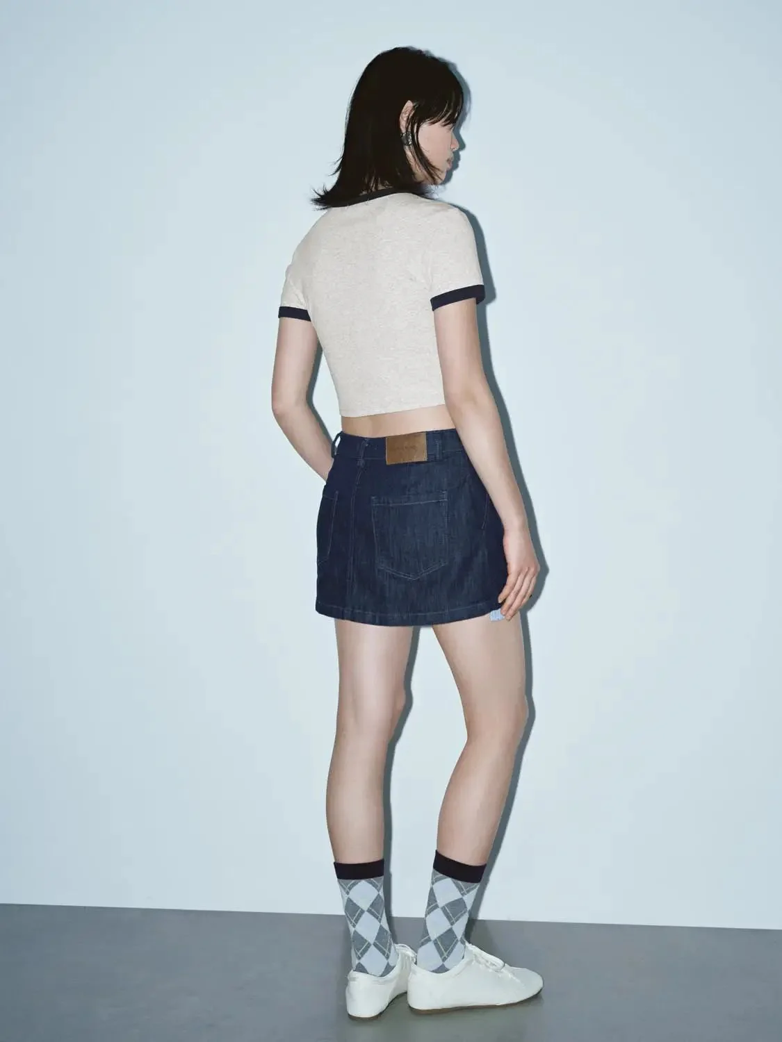 Contrast Trim Cropped Cotton Tee With Blue Trim T-Shirts