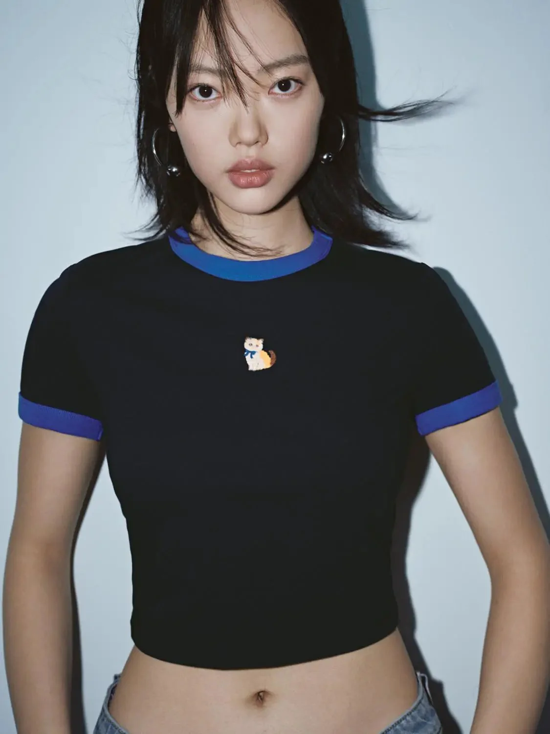 Contrast Trim Cropped Cotton Tee With Blue Trim T-Shirts