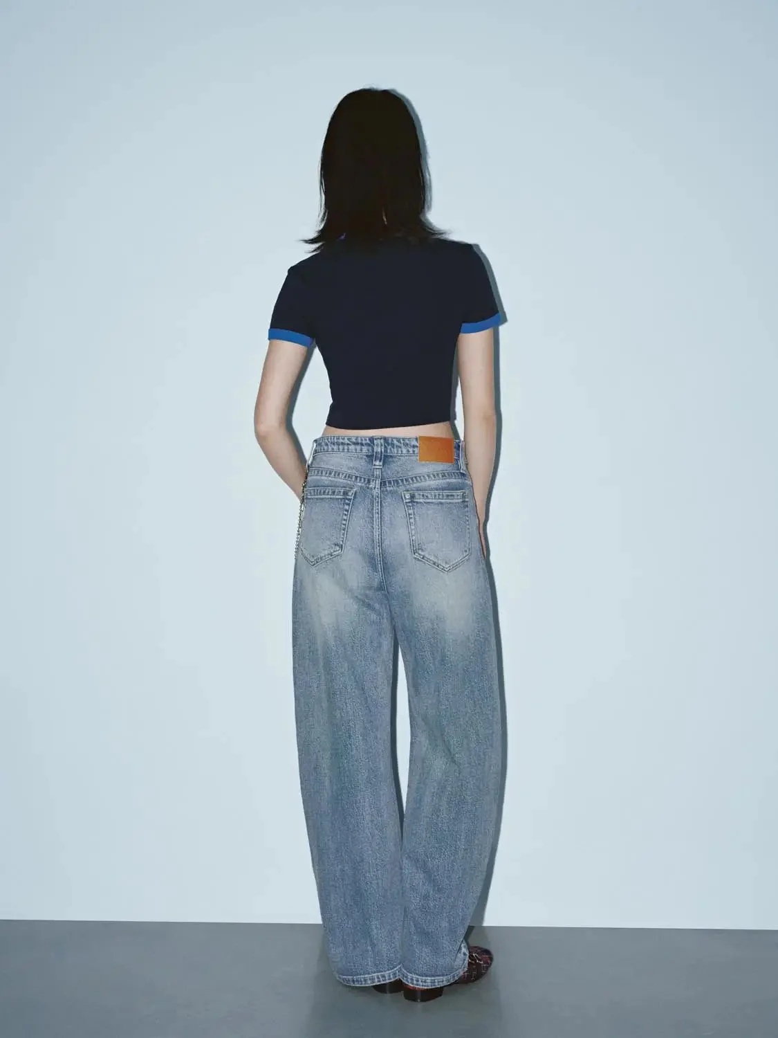 Contrast Trim Cropped Cotton Tee With Blue Trim T-Shirts