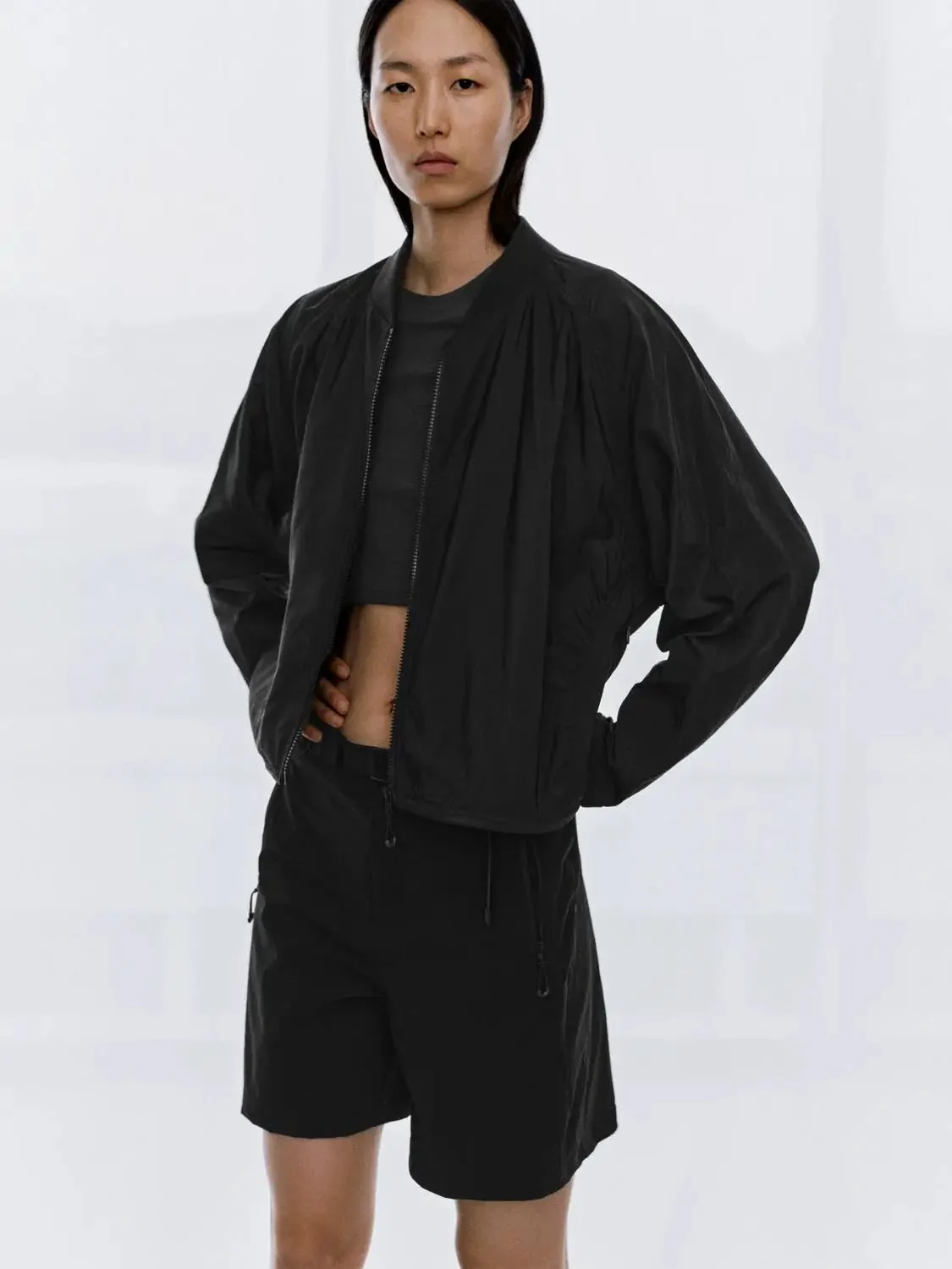 20030-v-neck-collarless-zip-up-jackets-2.webp V-Neck Collarless Zip-Up Jackets